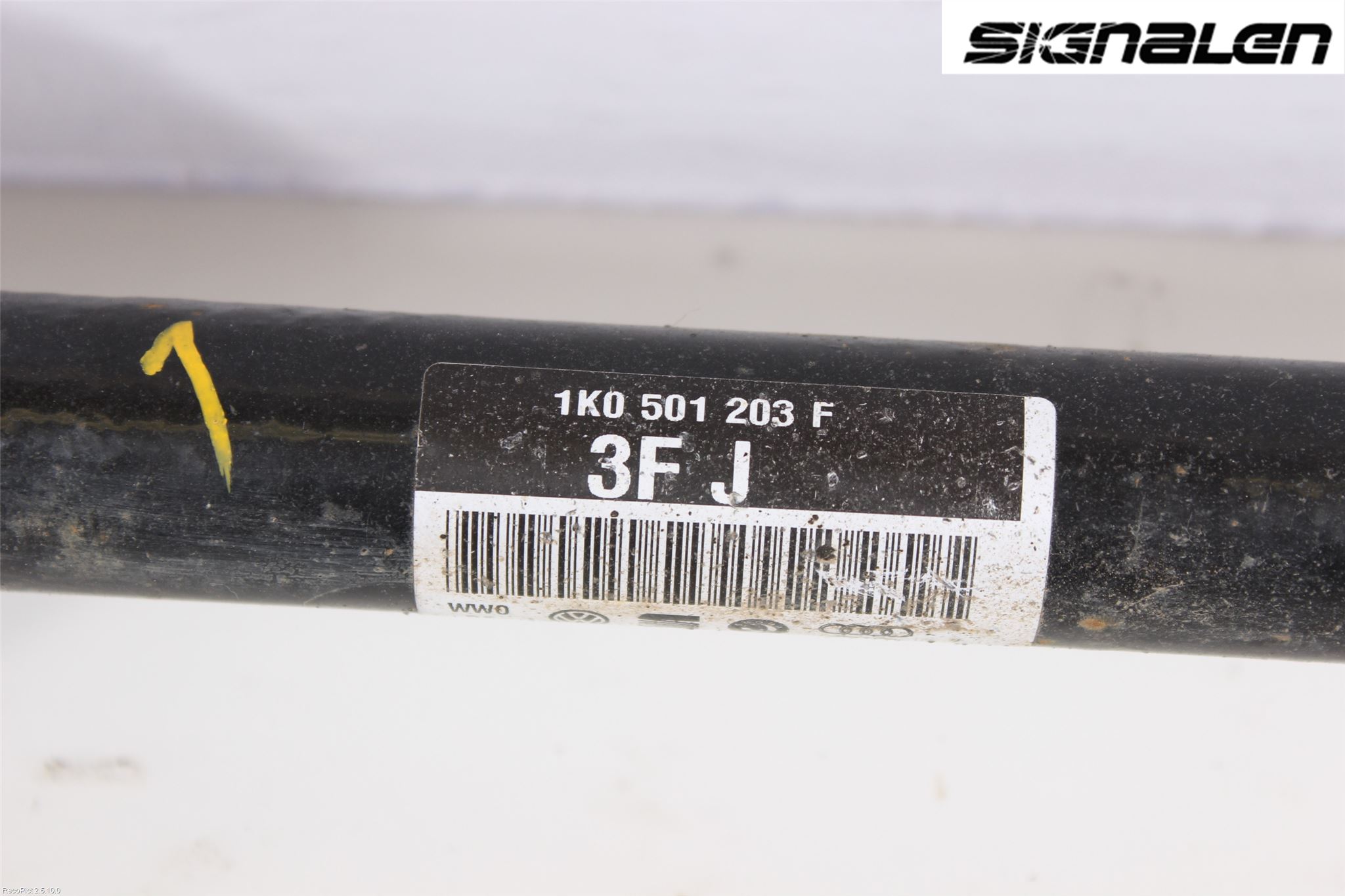 Volkswagen VW PASSAT 11-14 Drivaxel Bak Vänster