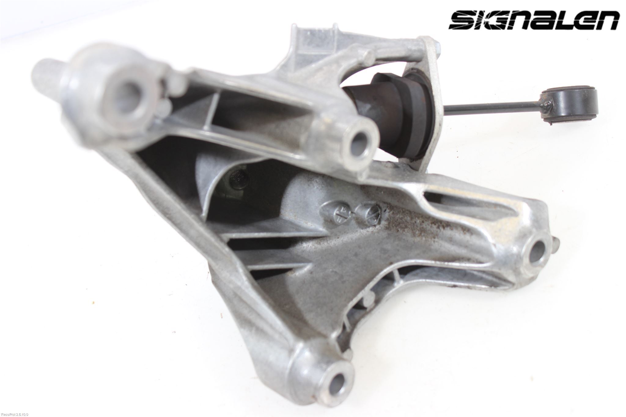 Audi A4/S4 B9 16-19 Motorfäste