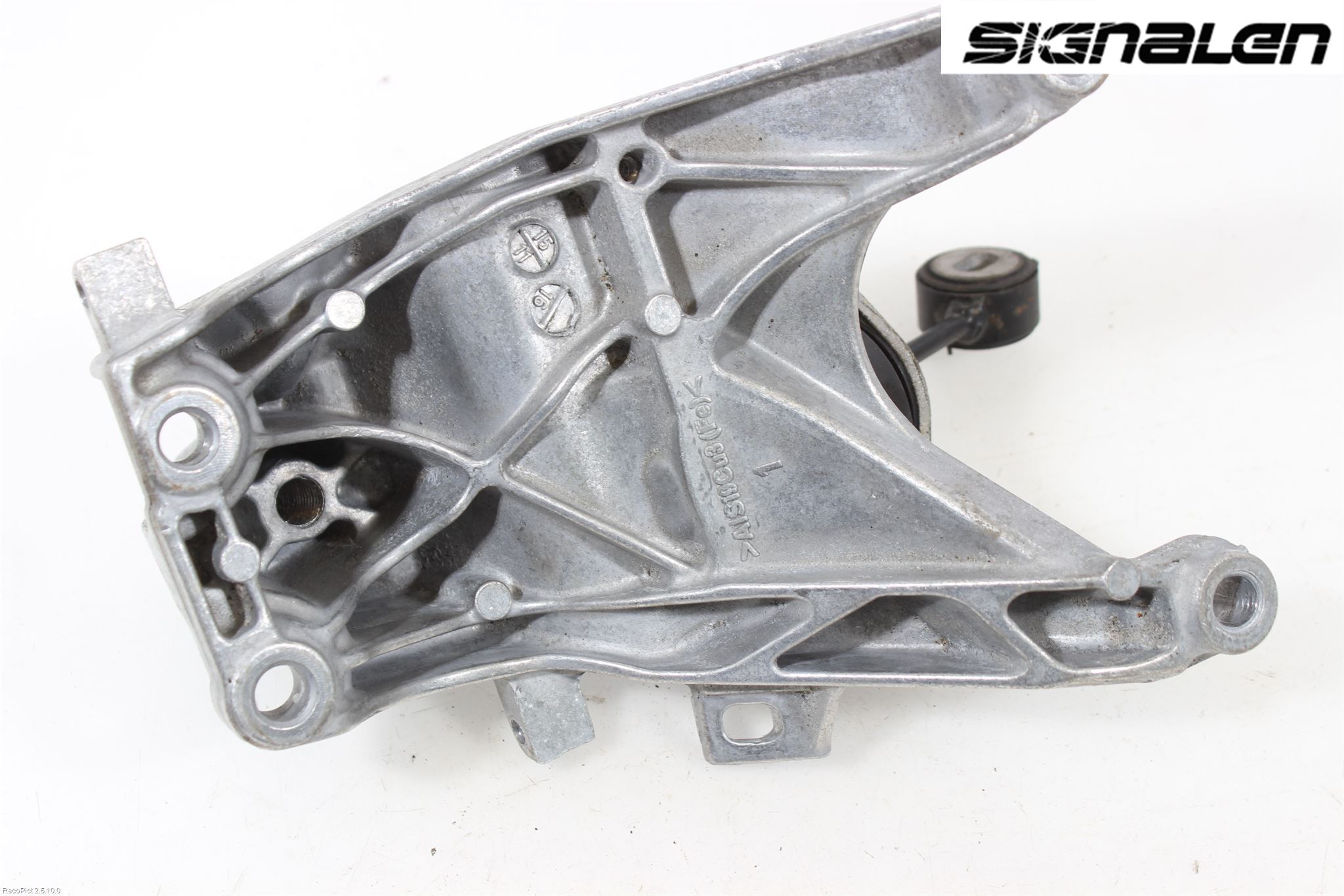 Audi A4/S4 B9 16-19 Motorfäste