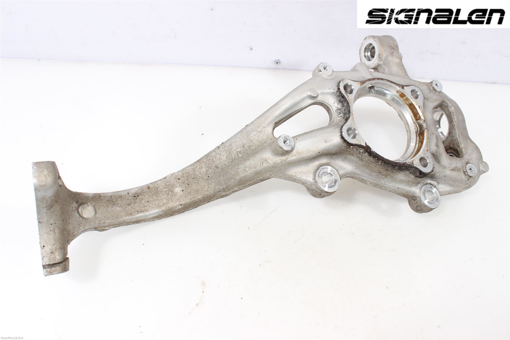 Audi A4/S4 B9 16-19 Styrspindel Lagerhus Hö