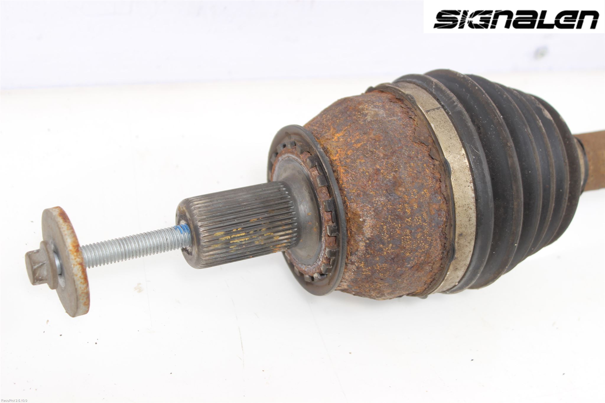 Volvo V60 11-13 Drivaxel Fram Vänster