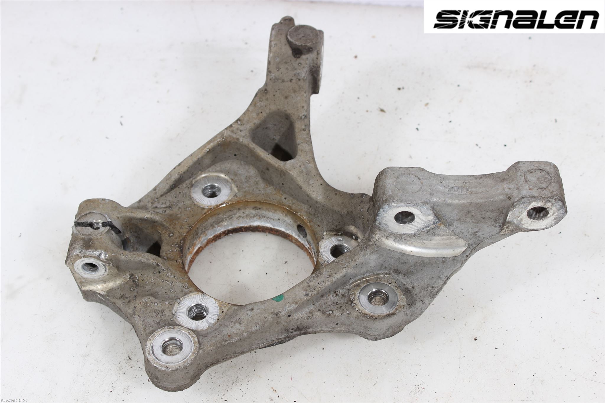 Opel ASTRA J 10-15 Styrspindel Lagerhus Vä