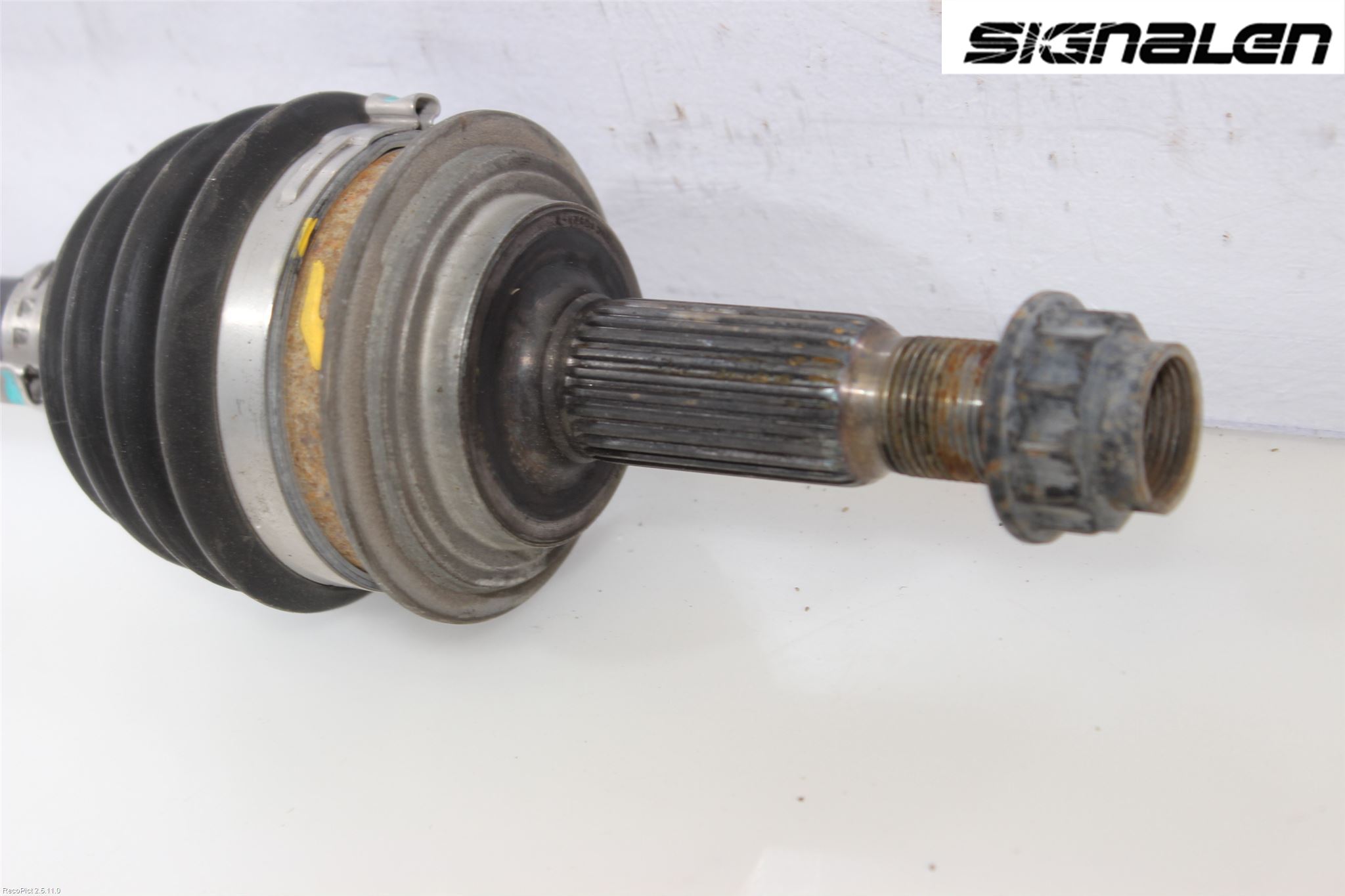 Toyota YARIS XP90 06-11 Drivaxel Fram Vänster