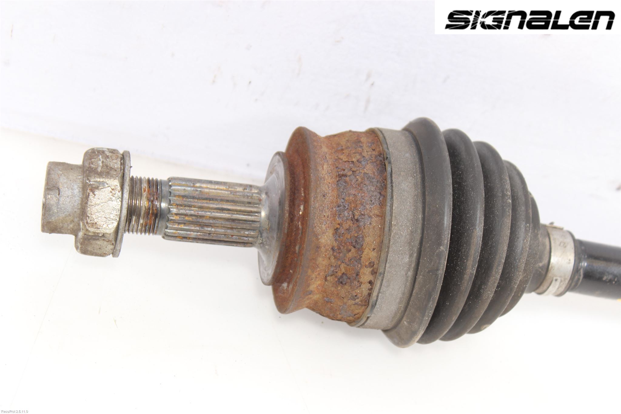 Opel CORSA D 07-14 Drivaxel Fram Vänster