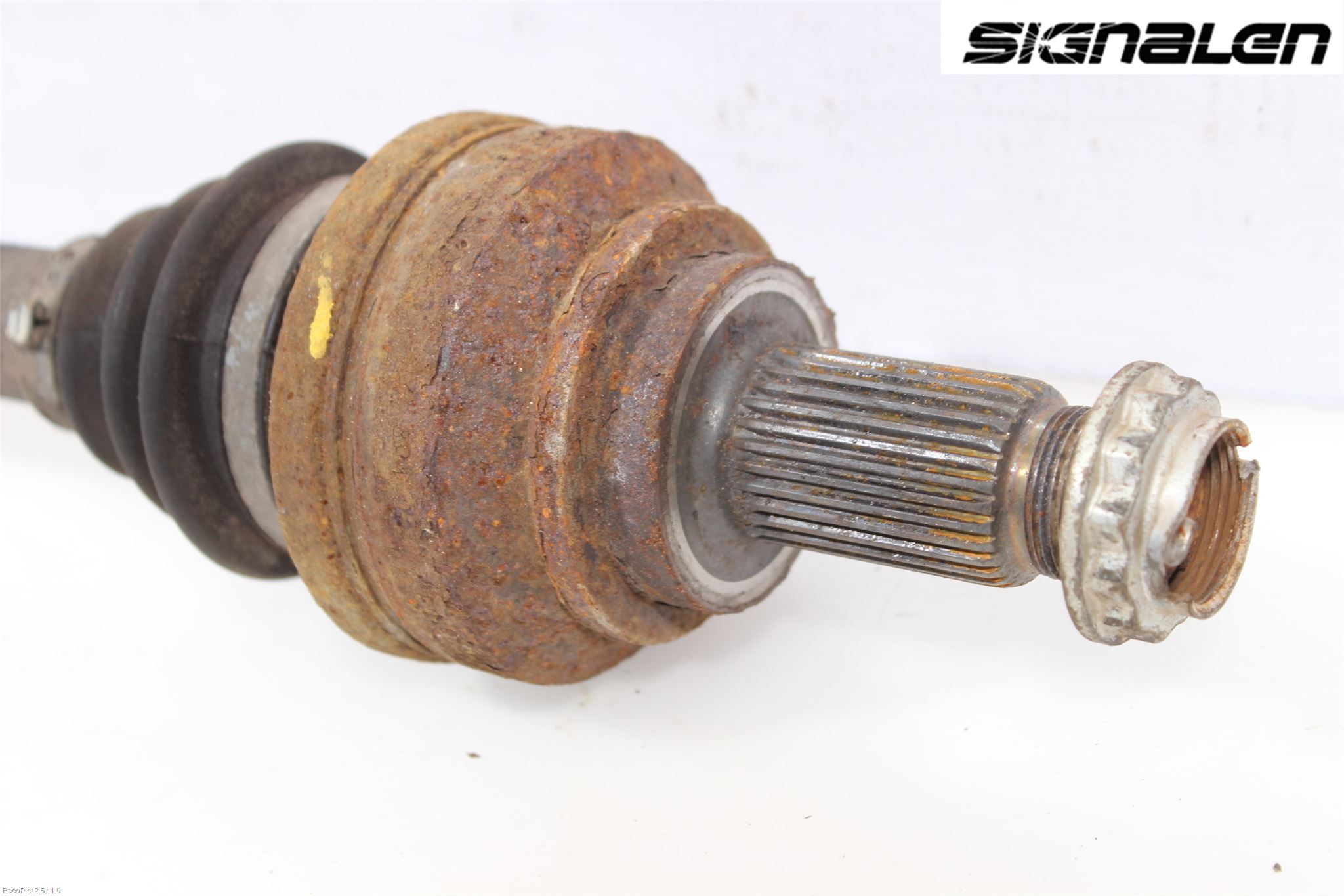 BMW 5 E60/61 Sed/Tou 02-10 Drivaxel Bak Vänster
