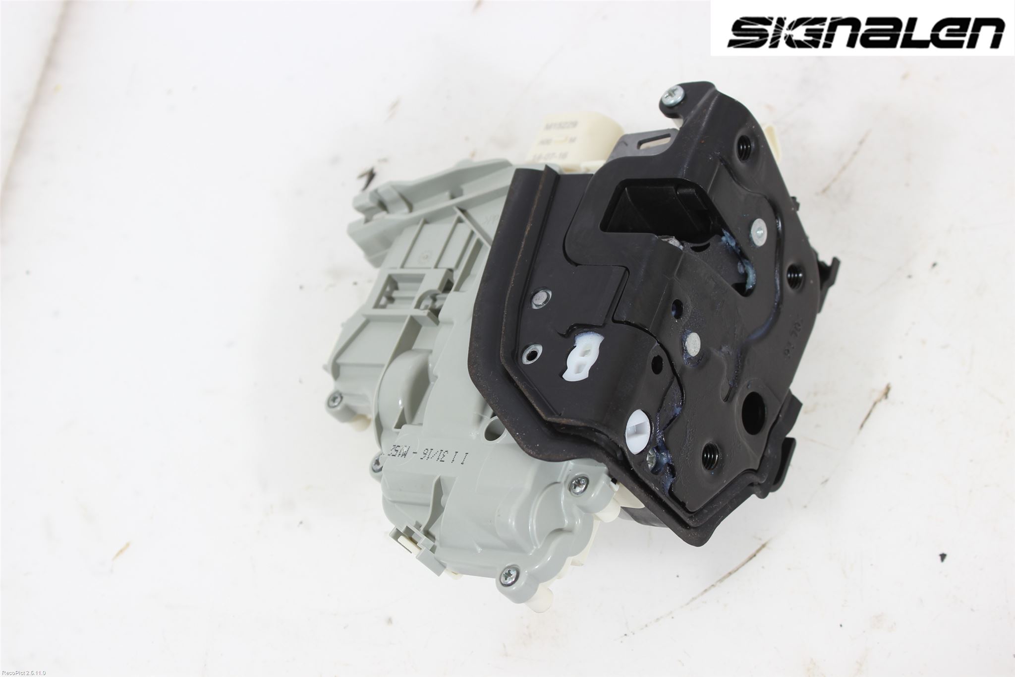 Audi A4 ALLROAD 09-16 Låskista-Dörrlås