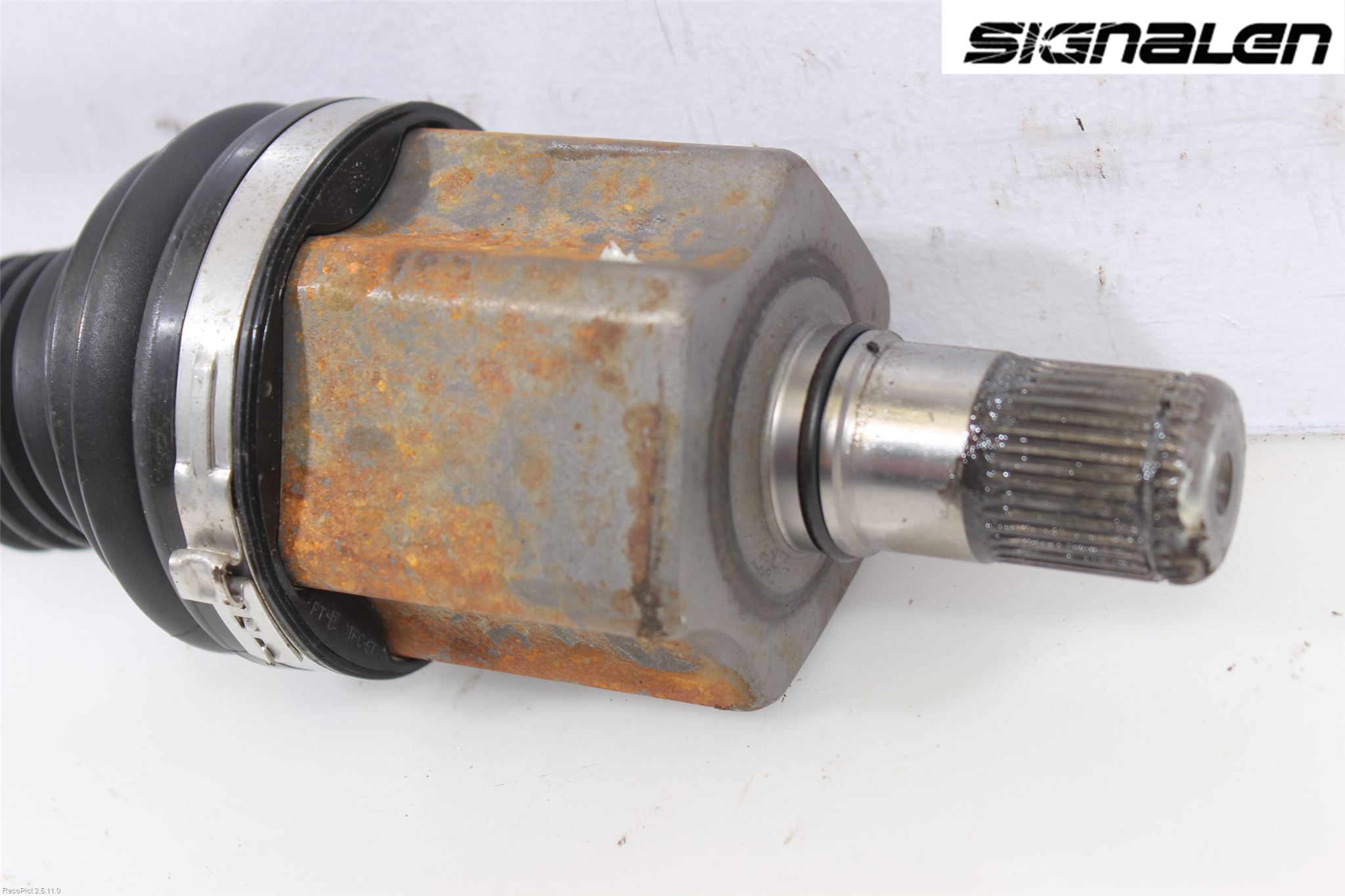 Volkswagen VW TIGUAN 16-24 Drivaxel Fram Vänster