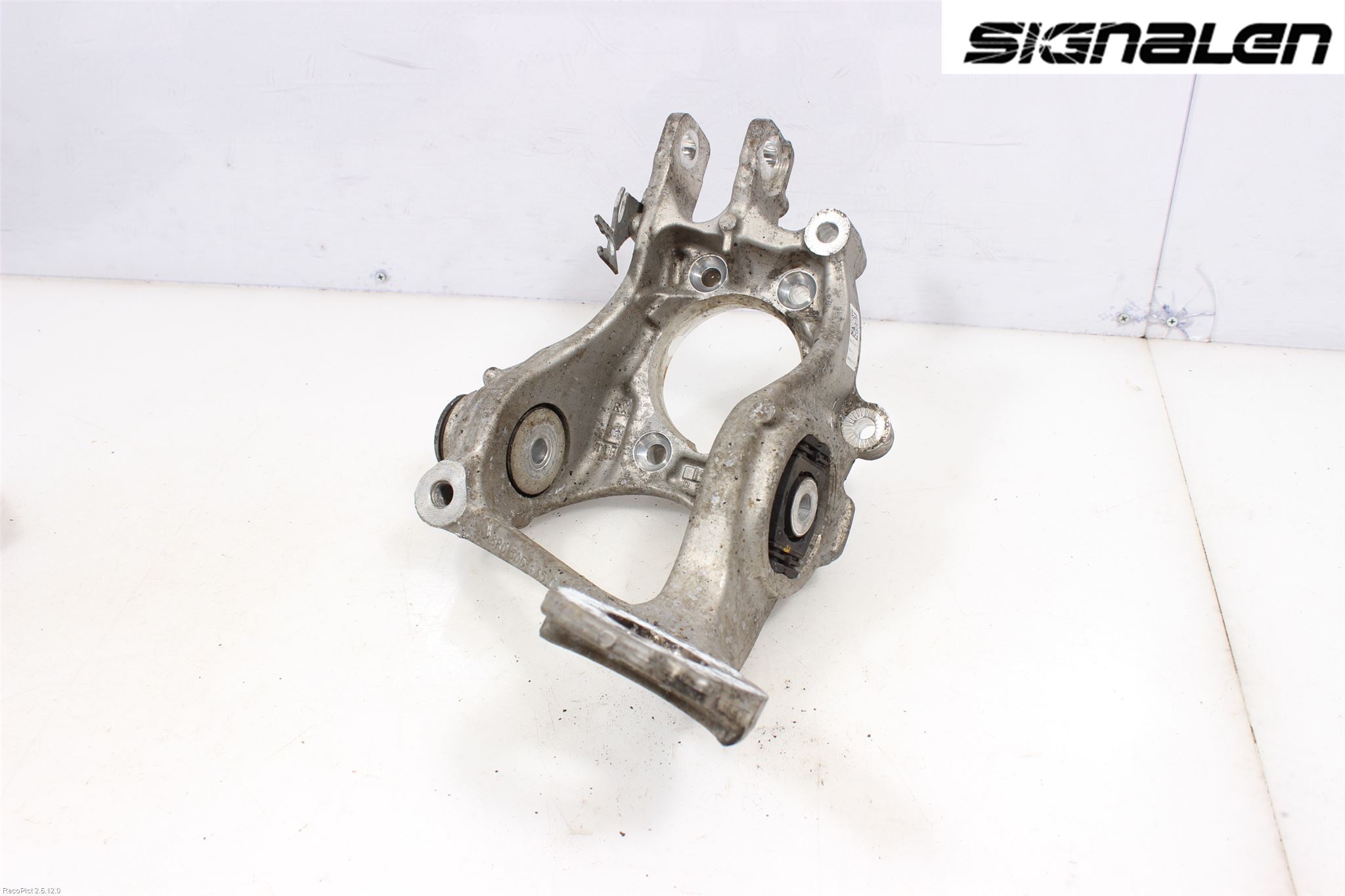 Audi A6/S6 4G 11-18 Hjullagerhus-Spindel Vä B