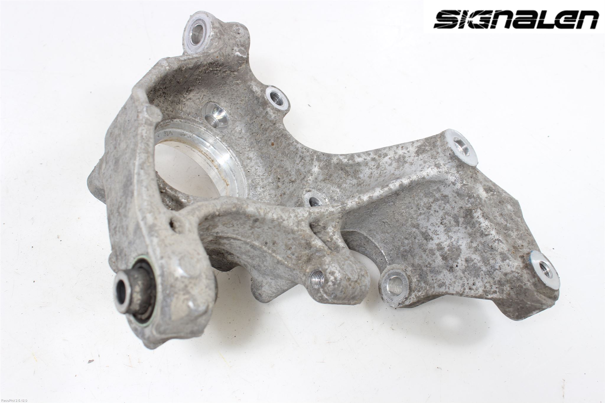 Skoda SUPERB 16-24 Hjullagerhus-Spindel Vä B