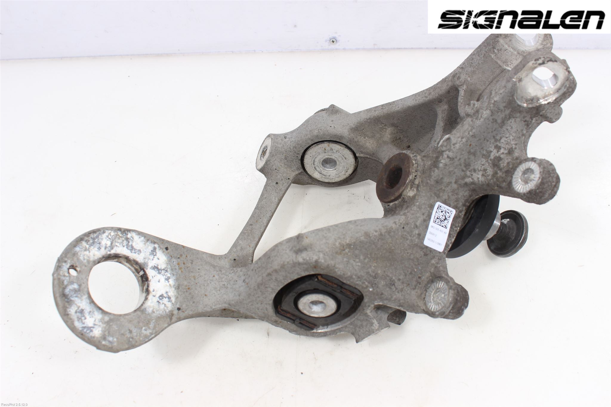 Audi A4 12-15 Hjullagerhus-Spindel Vä B