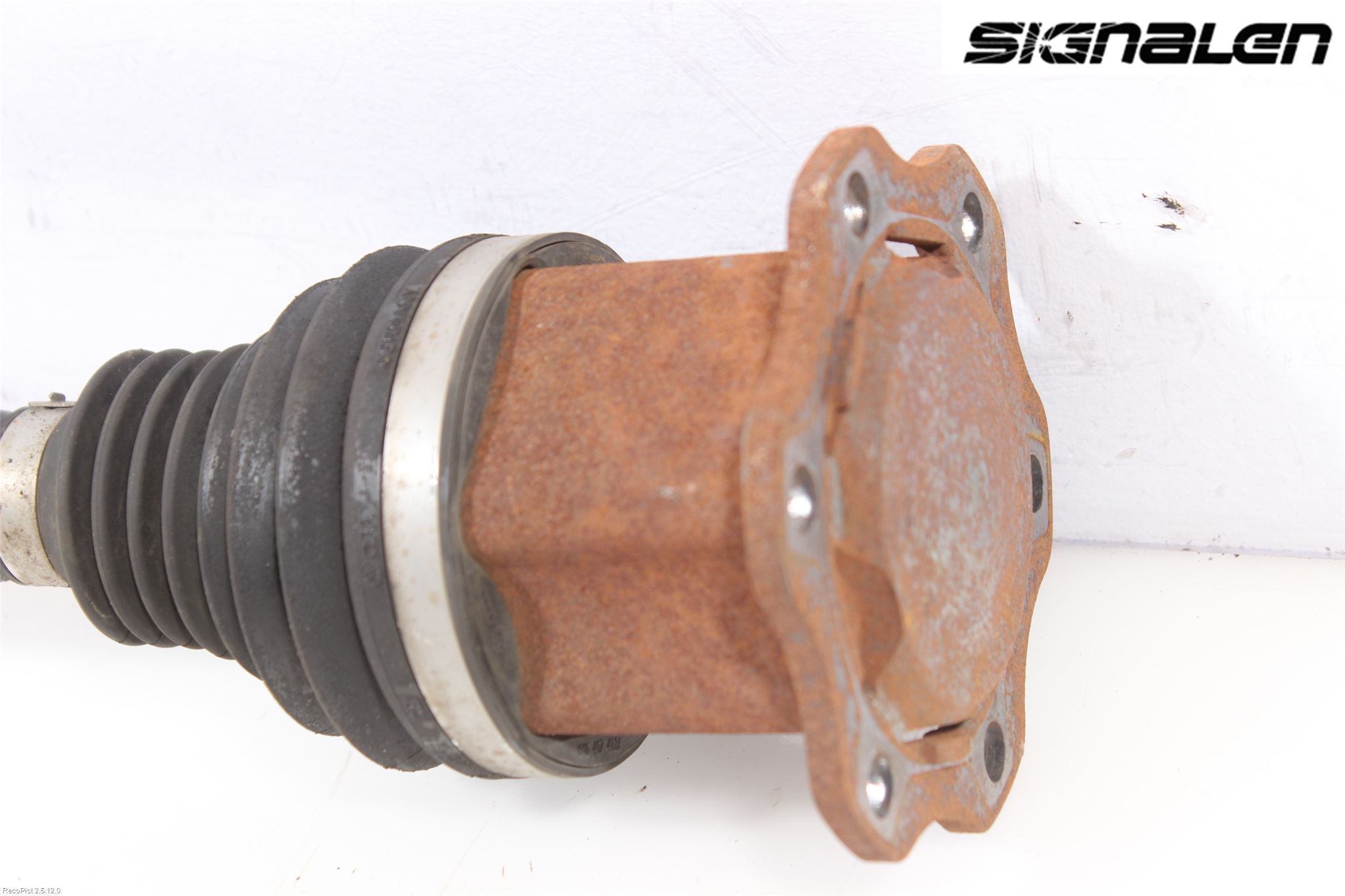 Audi A4/S4 08-11 Drivaxel Fram Vänster