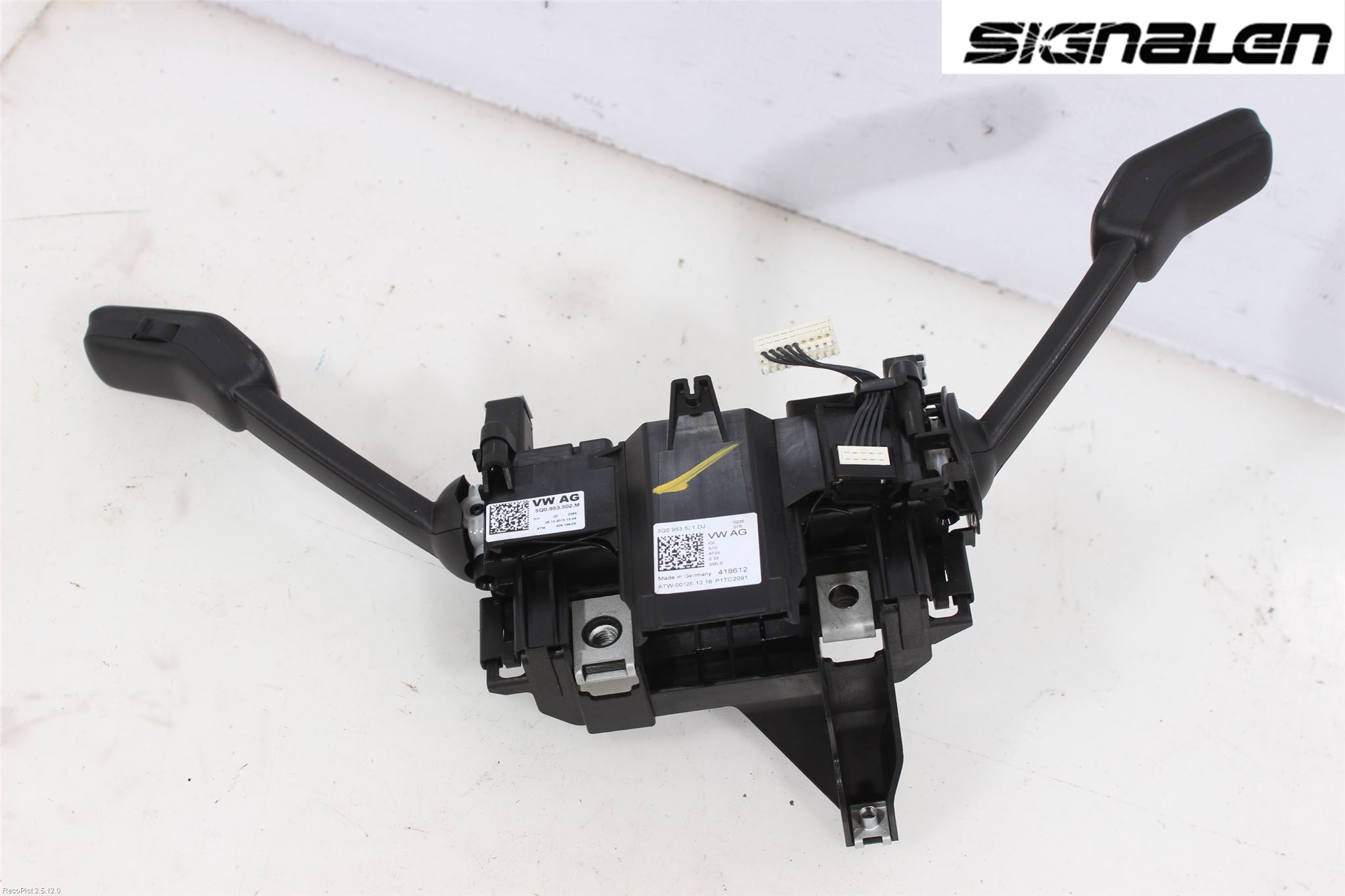 Volkswagen VW PASSAT 15-19 Spakcentral