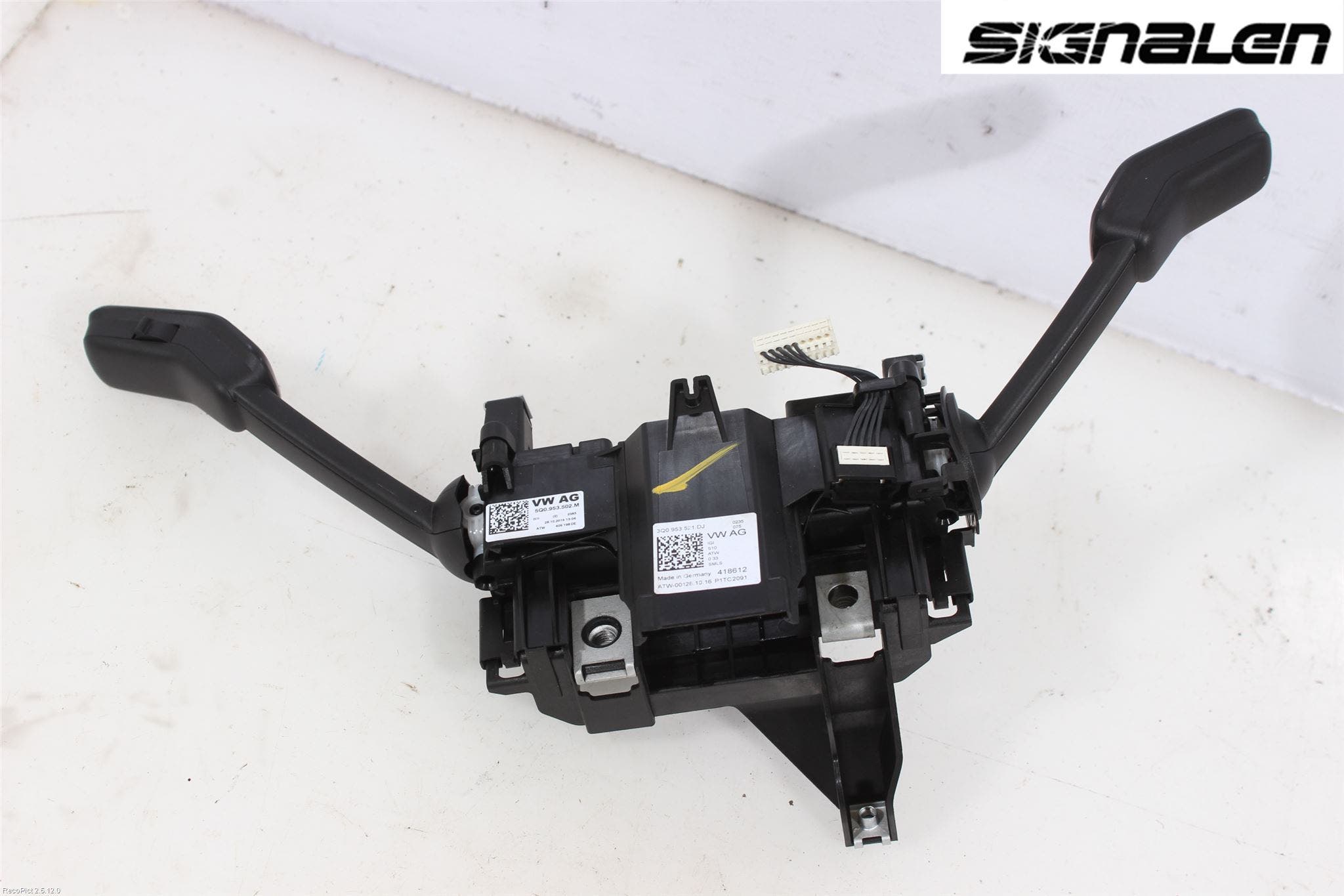 Volkswagen VW PASSAT 15-19 Spakcentral