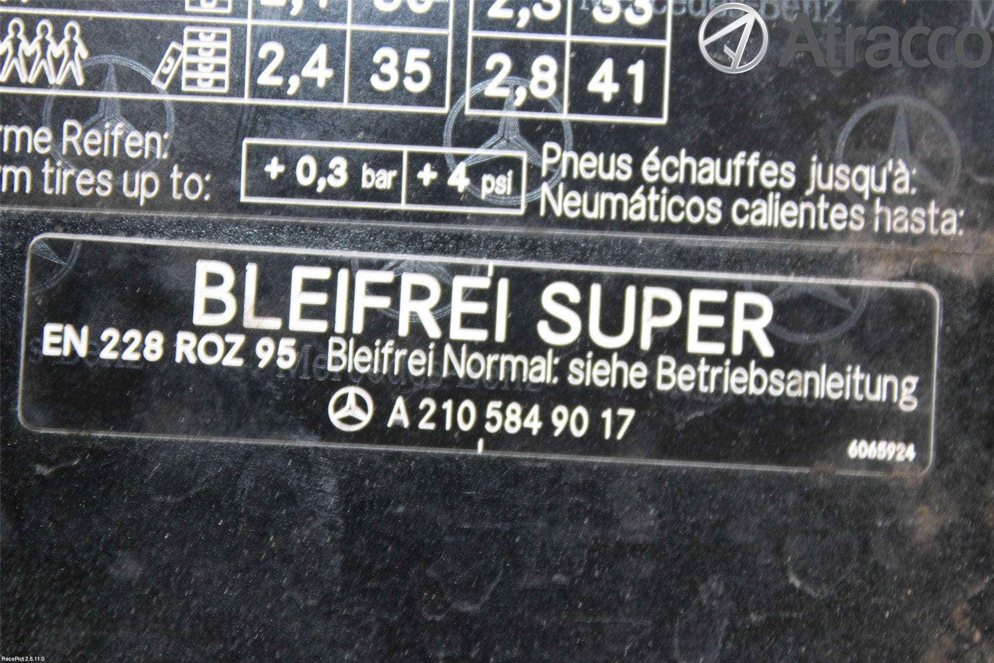 Mercedes-Benz MB C (203) 00-07 Tanklucka