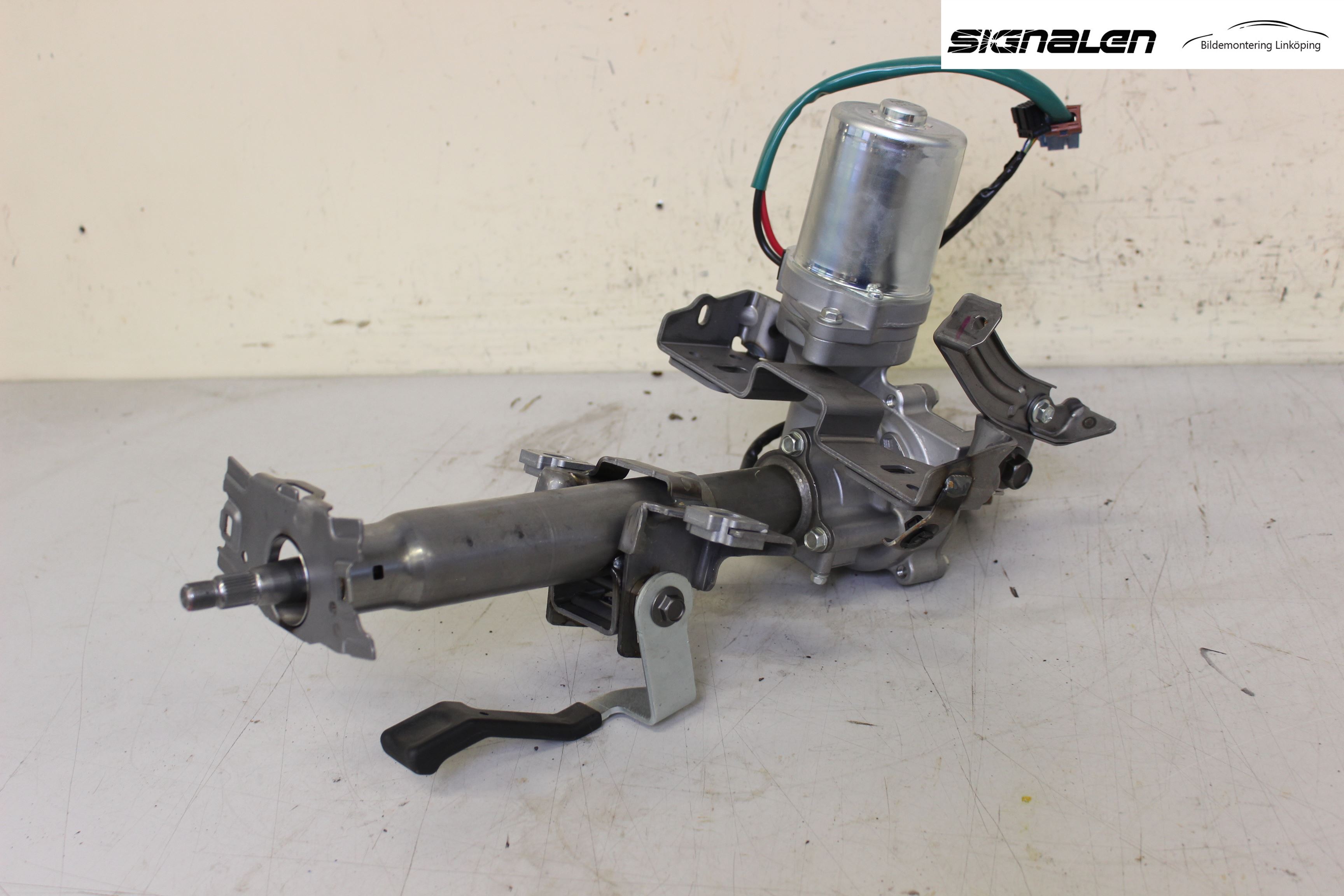 Suzuki SWIFT 11-16 Rattaxelagg Med Inb Servo