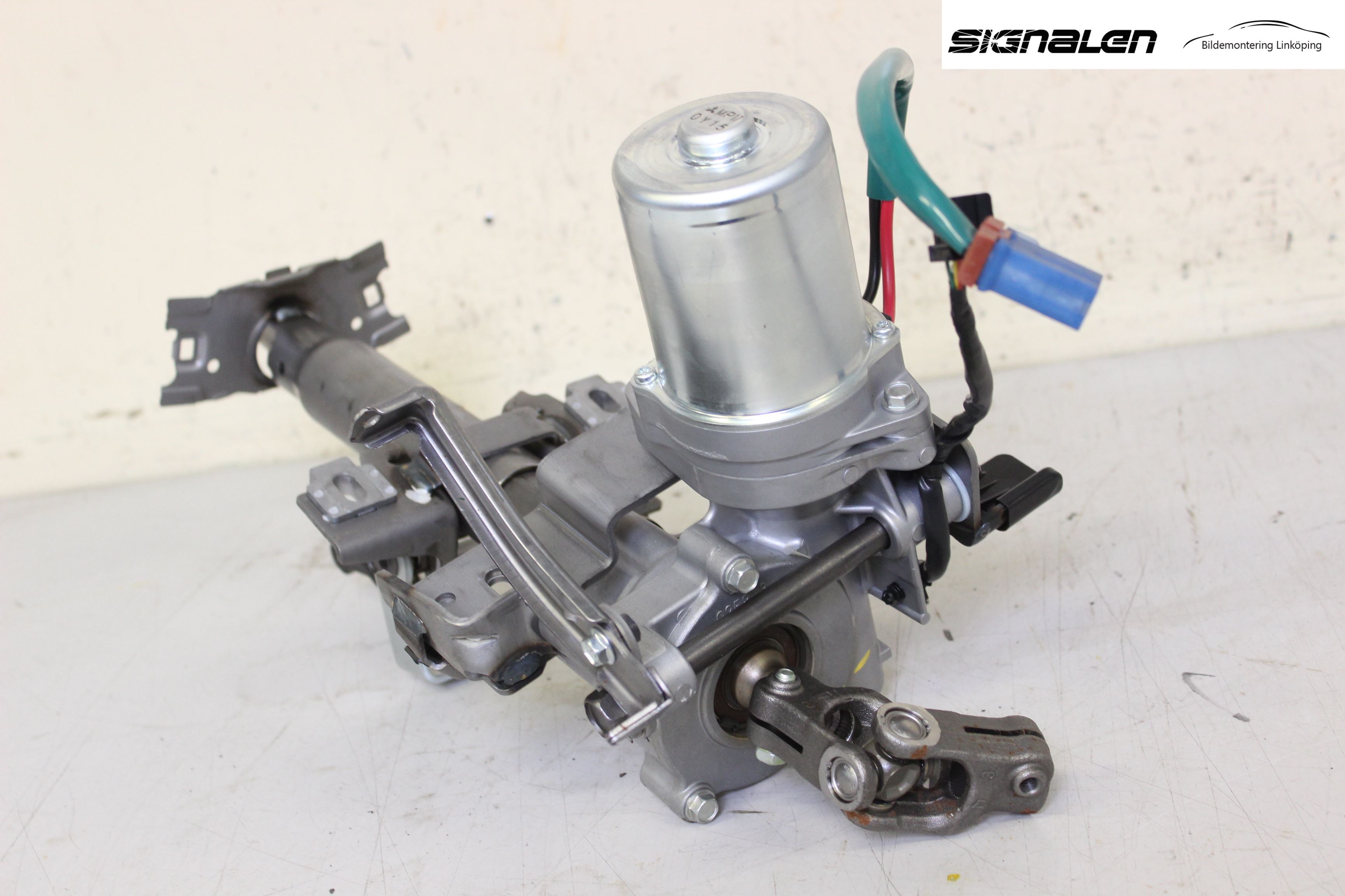 Suzuki SWIFT 11-16 Rattaxelagg Med Inb Servo