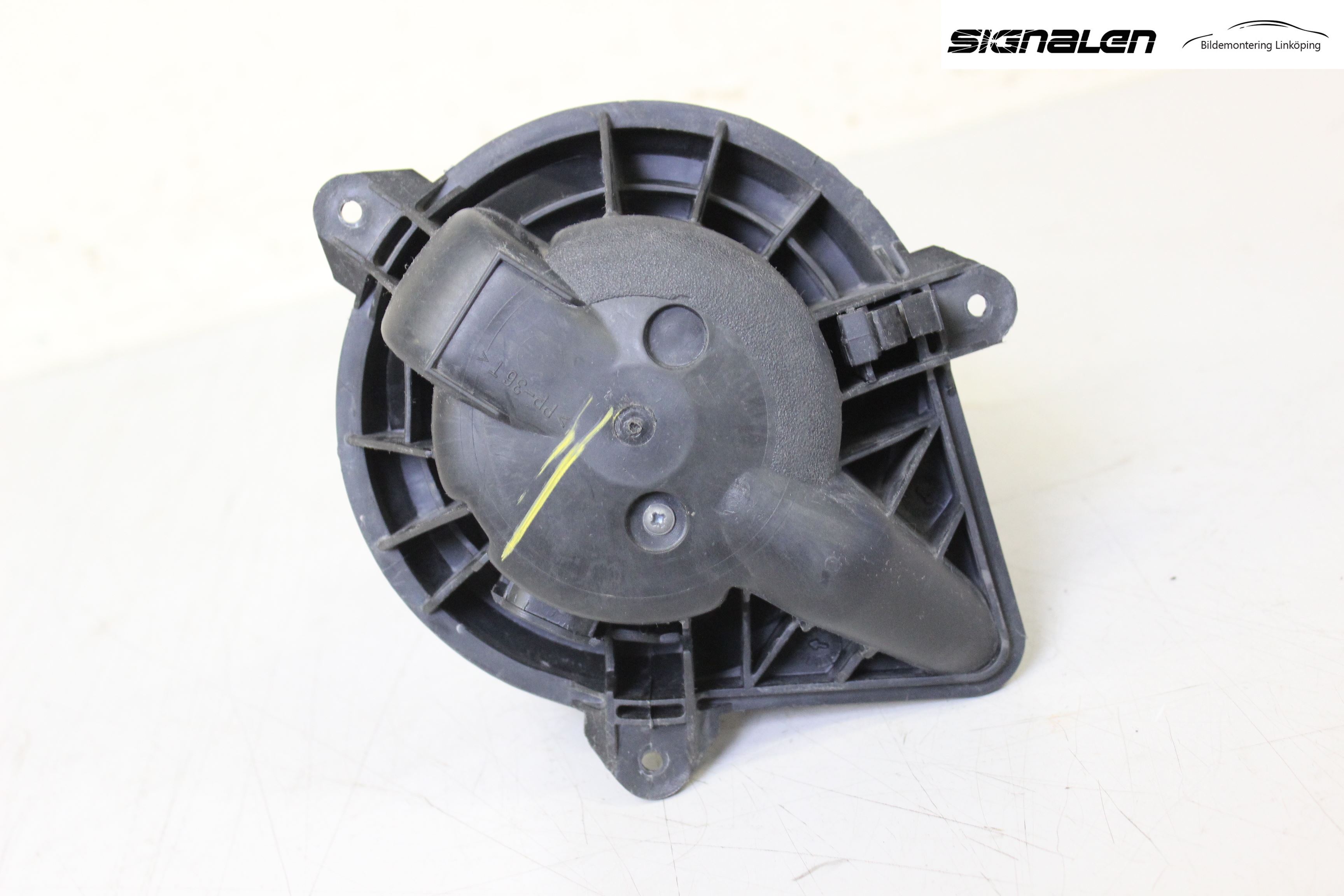 Opel VIVARO 01-14 Värmefläkt