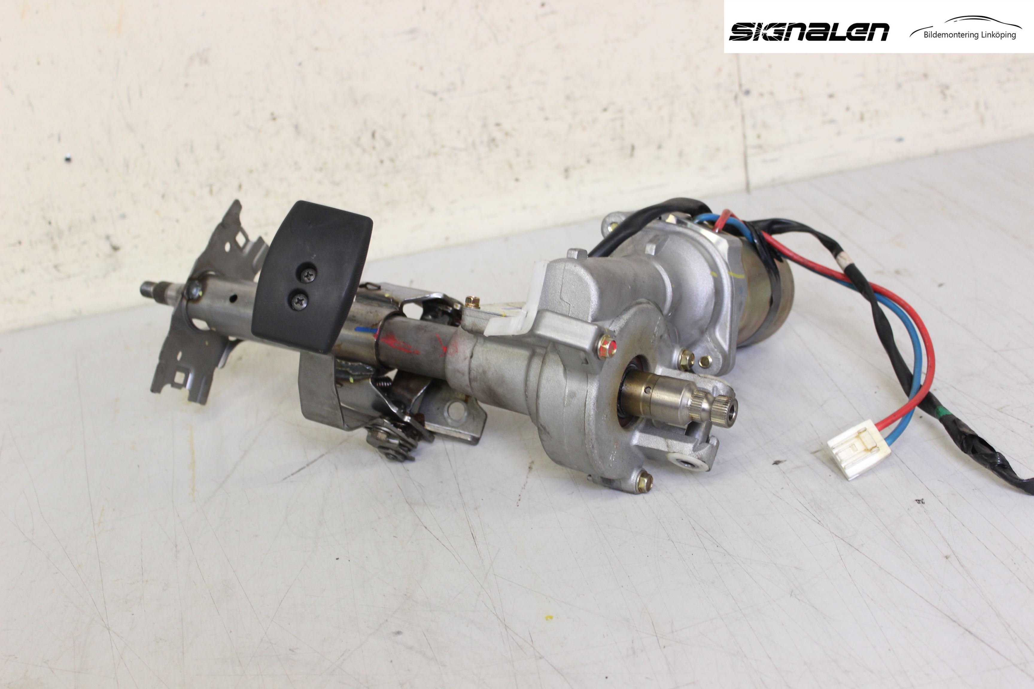 Toyota COROLLA 02-07 Rattaxelagg Med Inb Servo