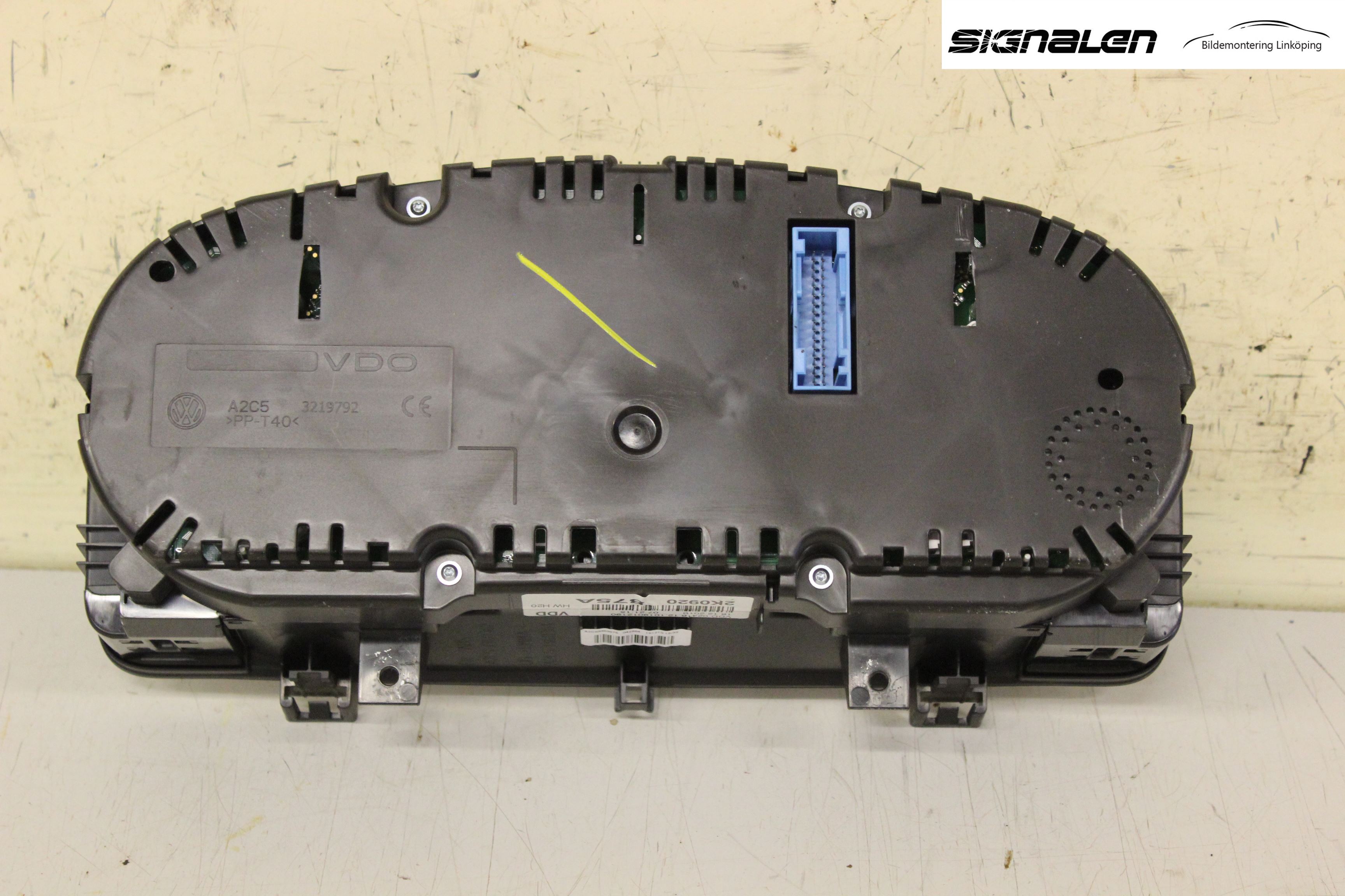 Volkswagen VW CADDY 11-15 Instrument Komb
