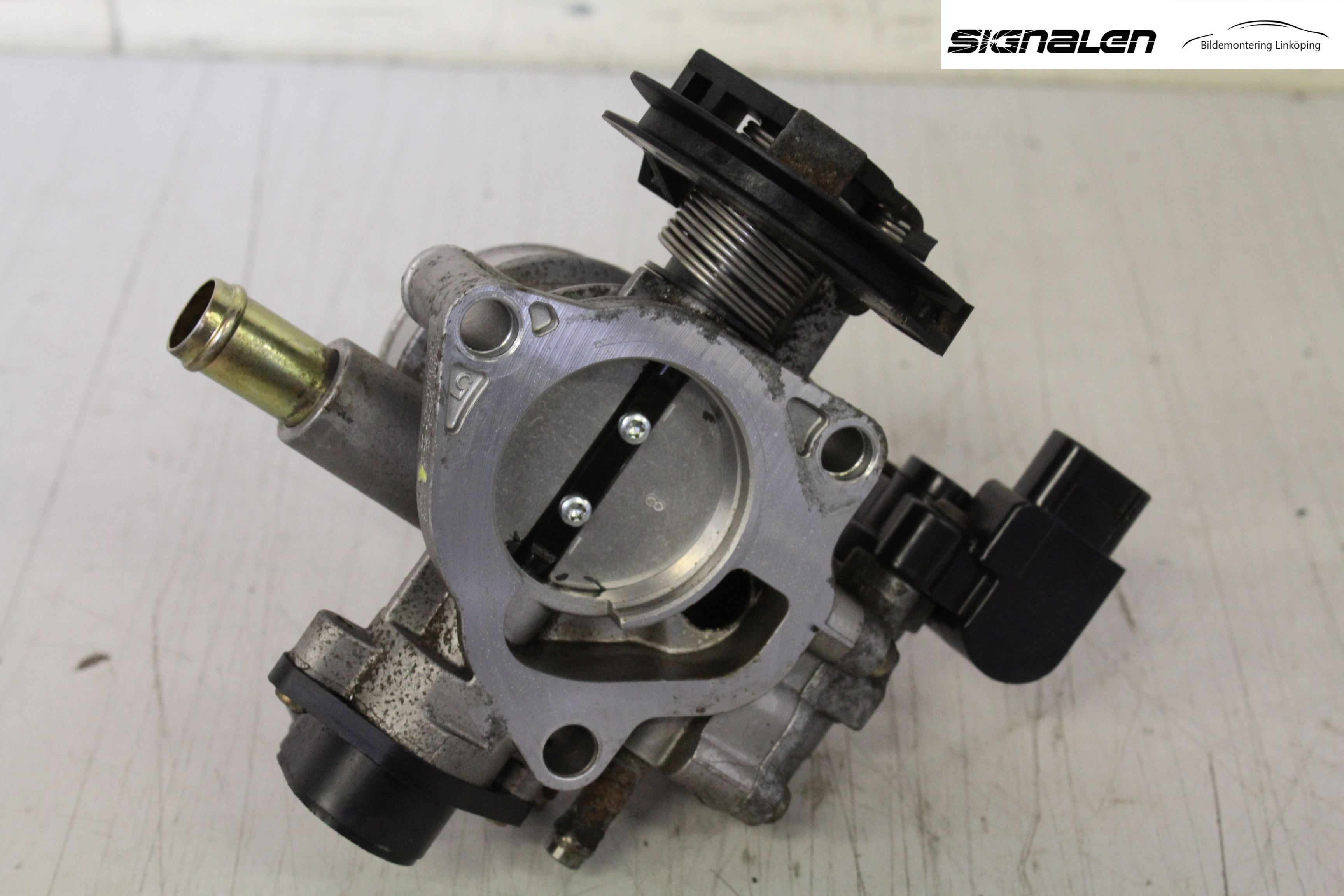 Toyota COROLLA 02-07 Injspjällhus