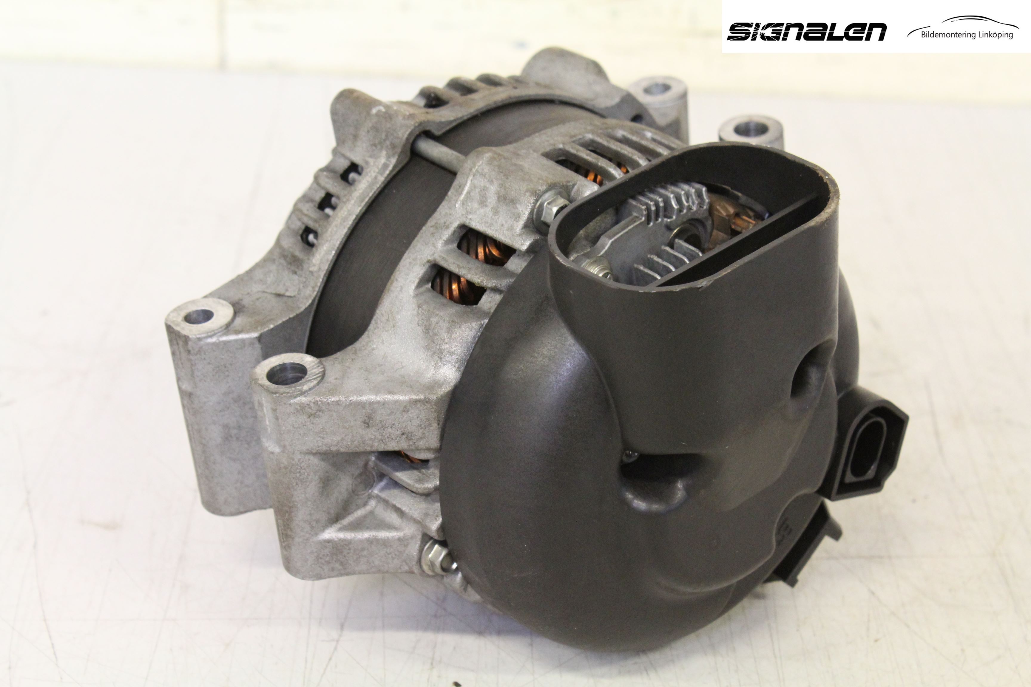 BMW 5 F10/F11/F18 09-17 Generator