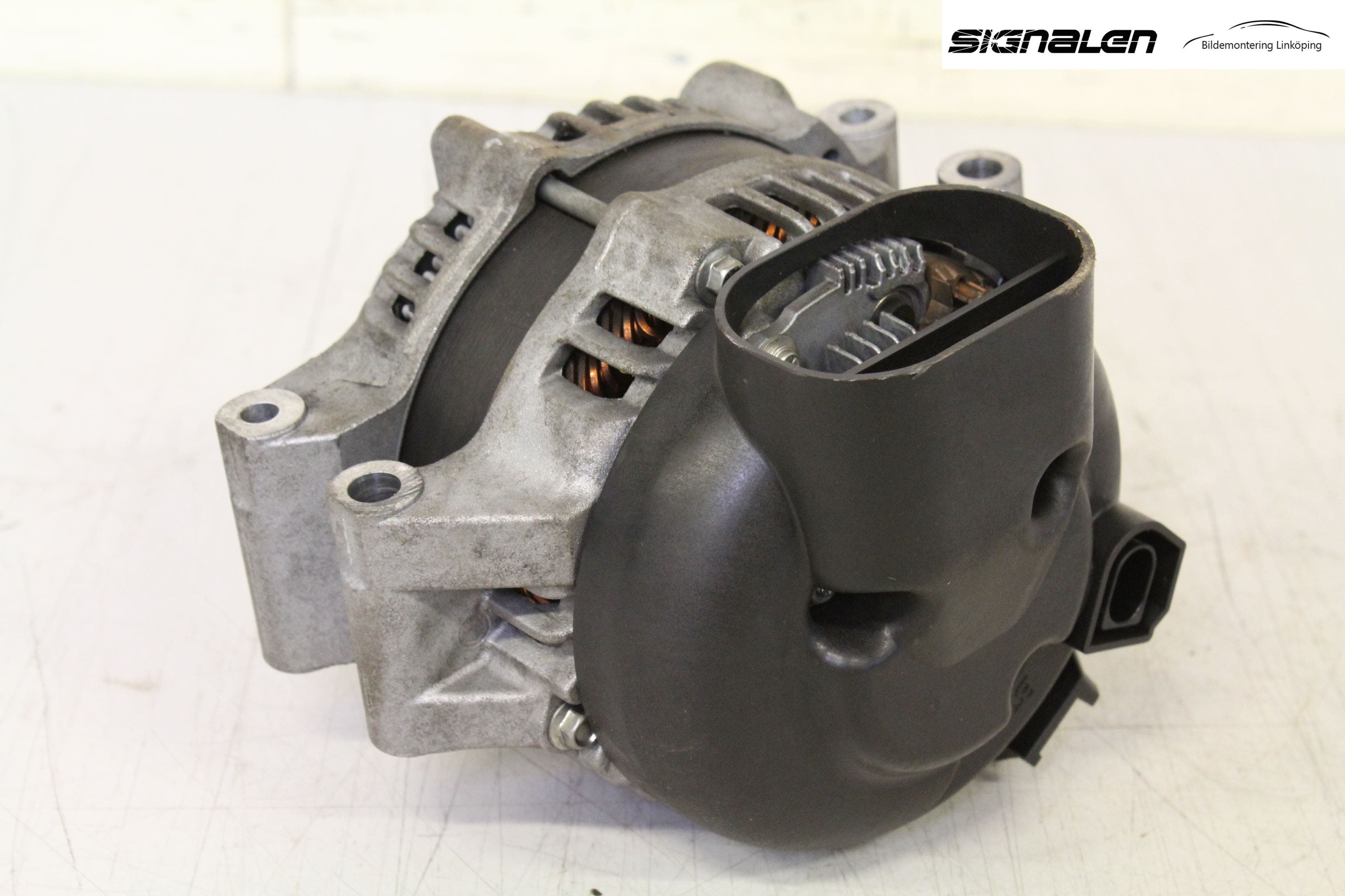 BMW 5 F10/F11/F18 09-17 Generator