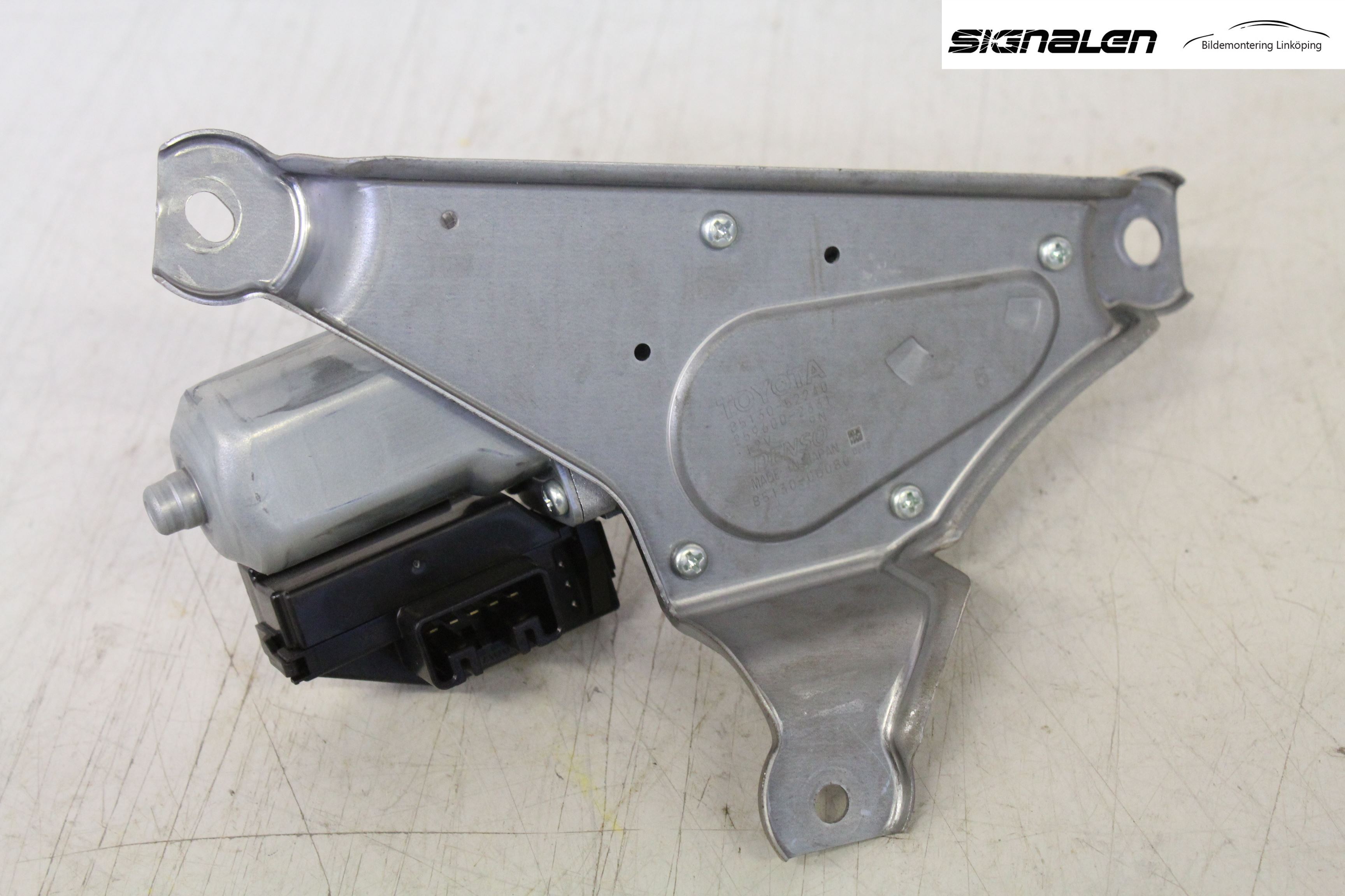 Toyota YARIS XP130 12-14 Torkarmotor Baklucka