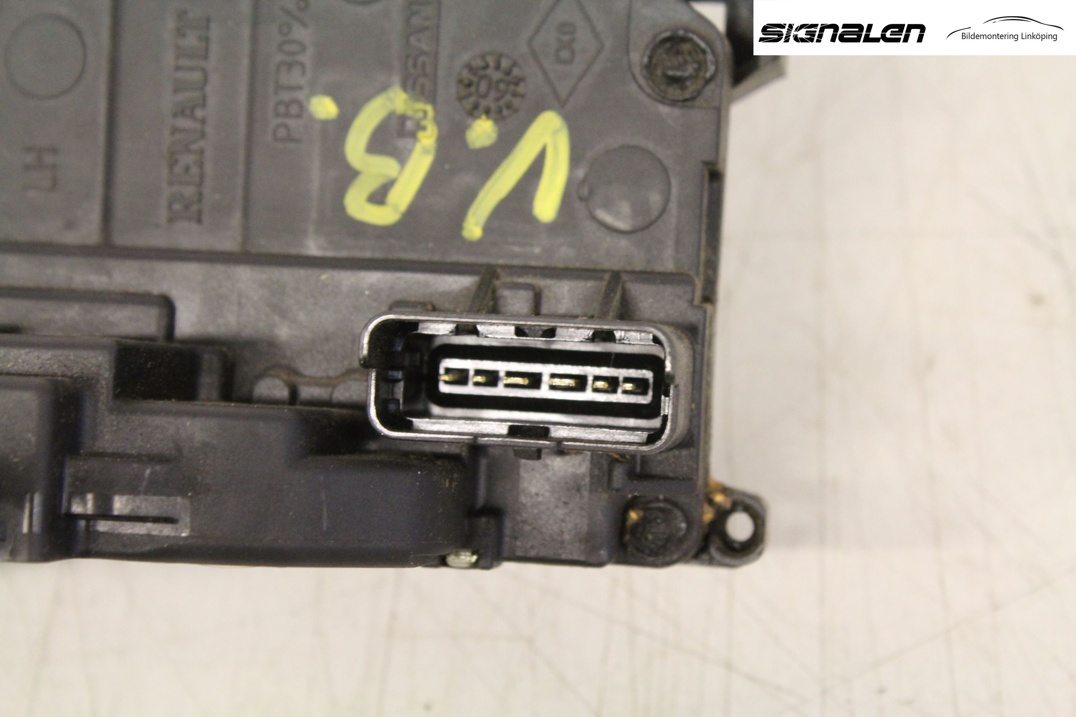 Renault LAGUNA III 08-10 Låskista-Dörrlås