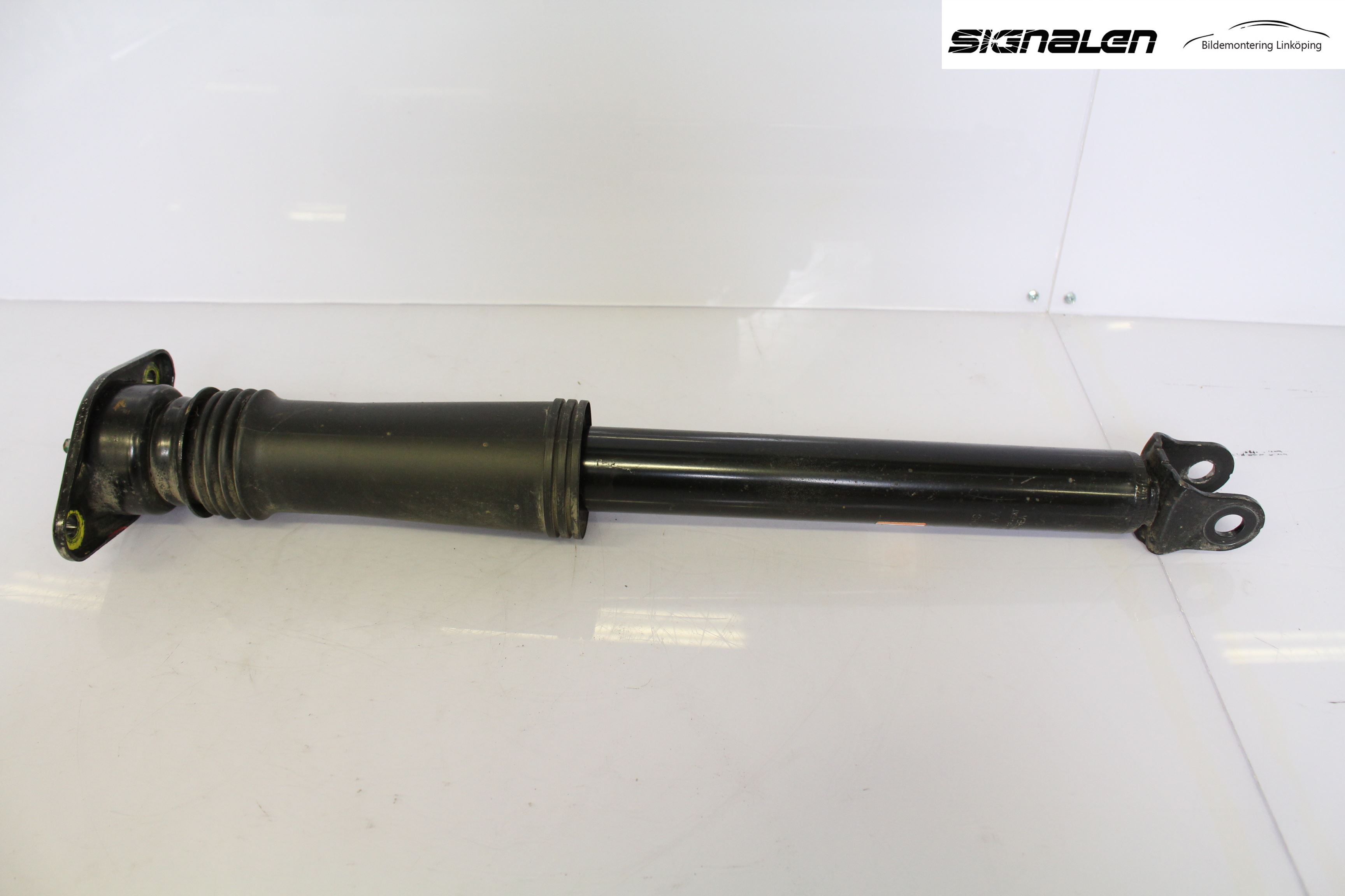 Hyundai i40 16-18 Stötdämpare Bak