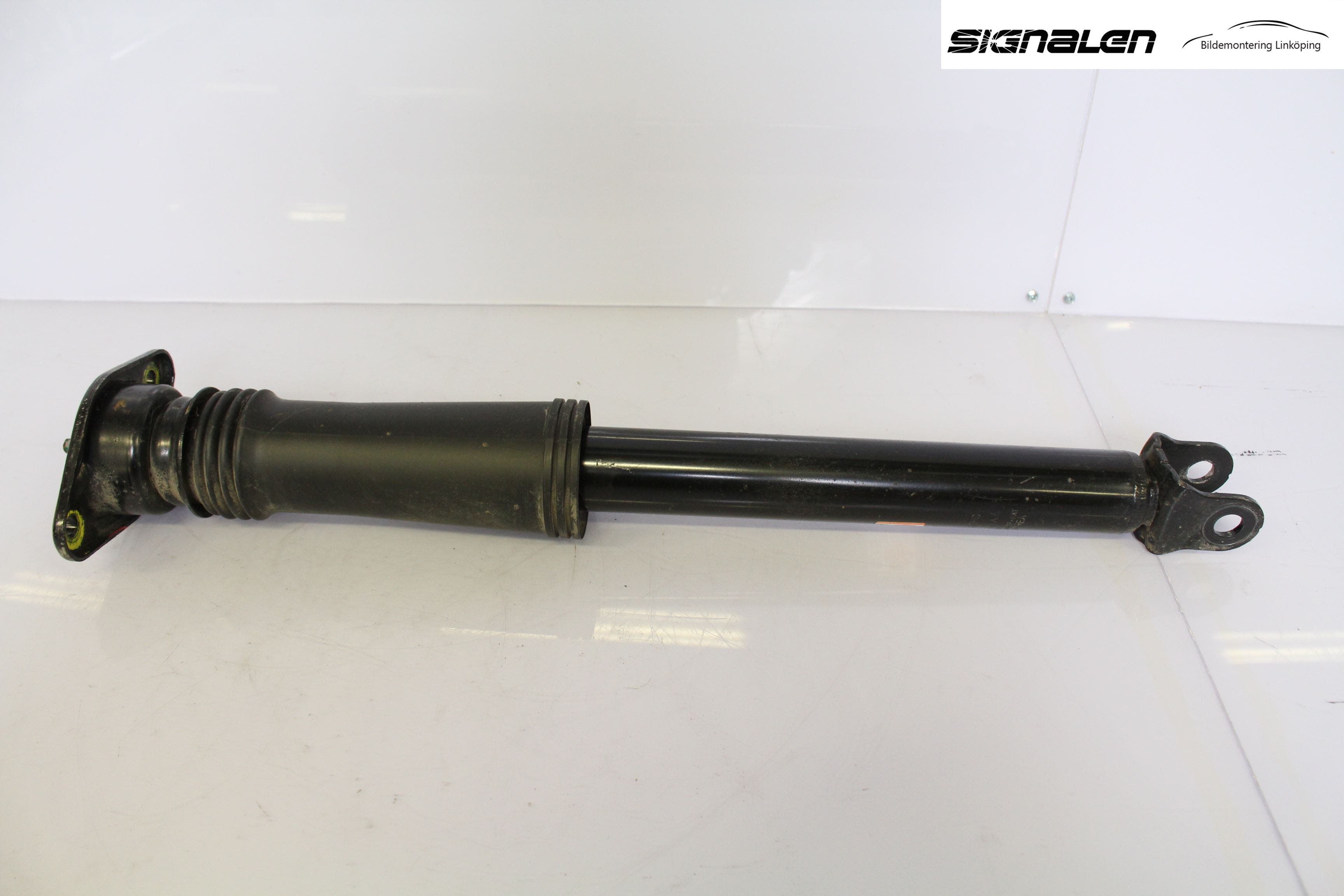 Hyundai i40 16-18 Stötdämpare Bak