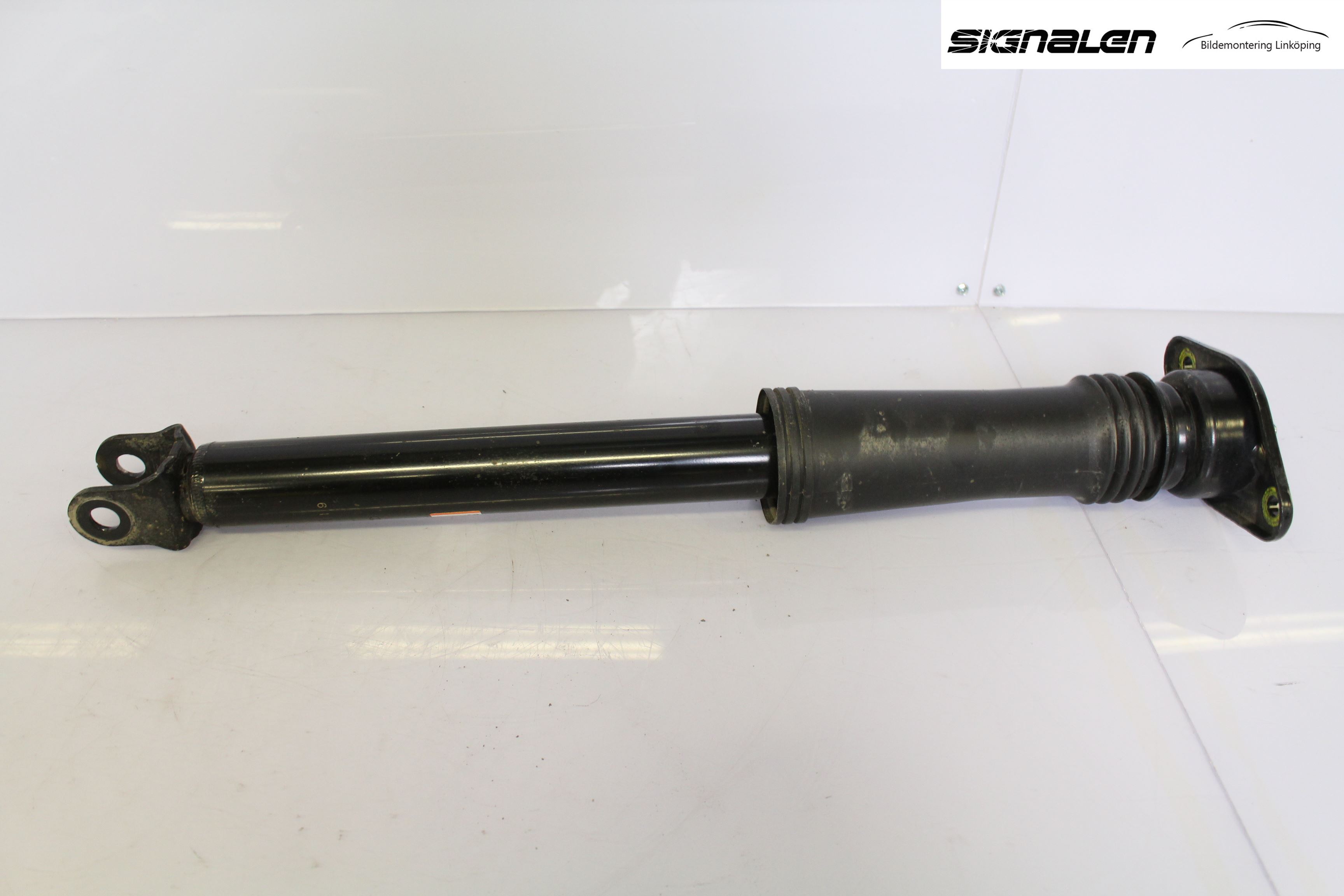 Hyundai i40 16-18 Stötdämpare Bak