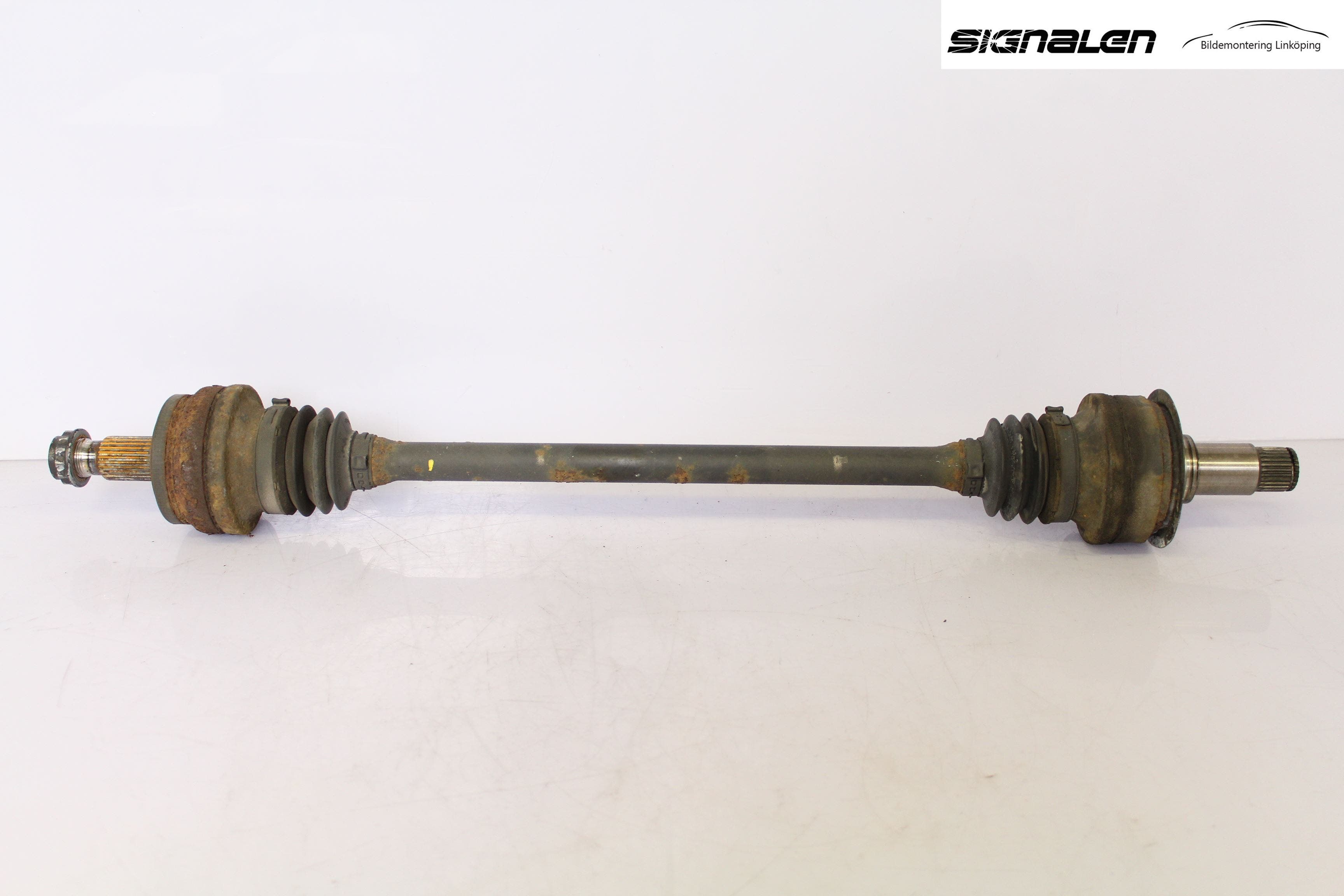 Mercedes-Benz MB C-KLASS (W204) 07-15 Drivaxel Bak Vänster