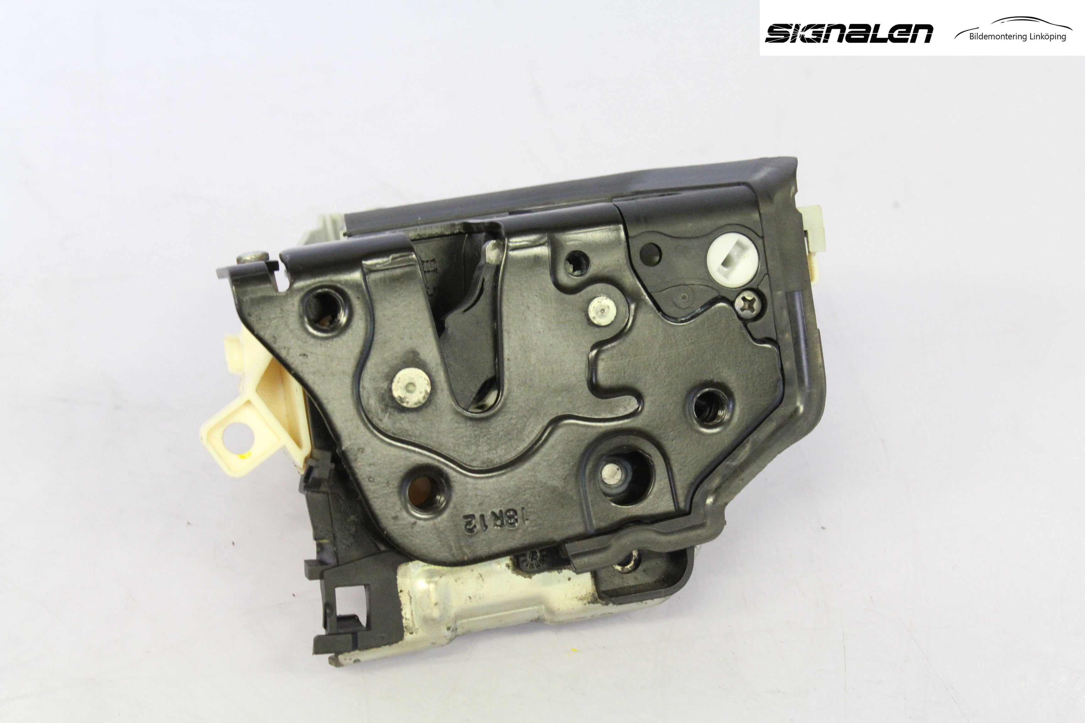 Audi A6/S6 4G 11-18 Låskista-Dörrlås