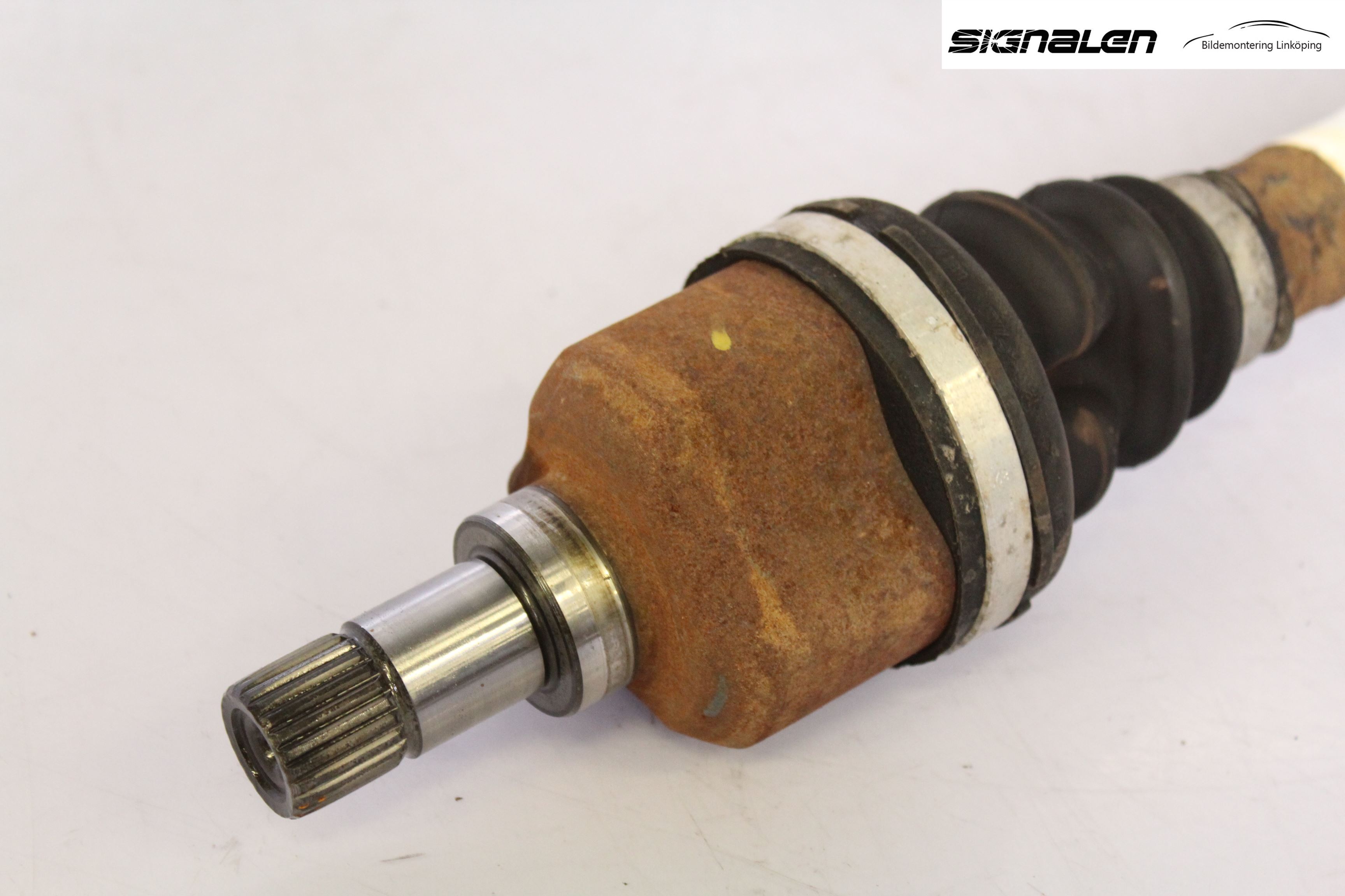 Peugeot 3008 09-16 Drivaxel Fram Vänster