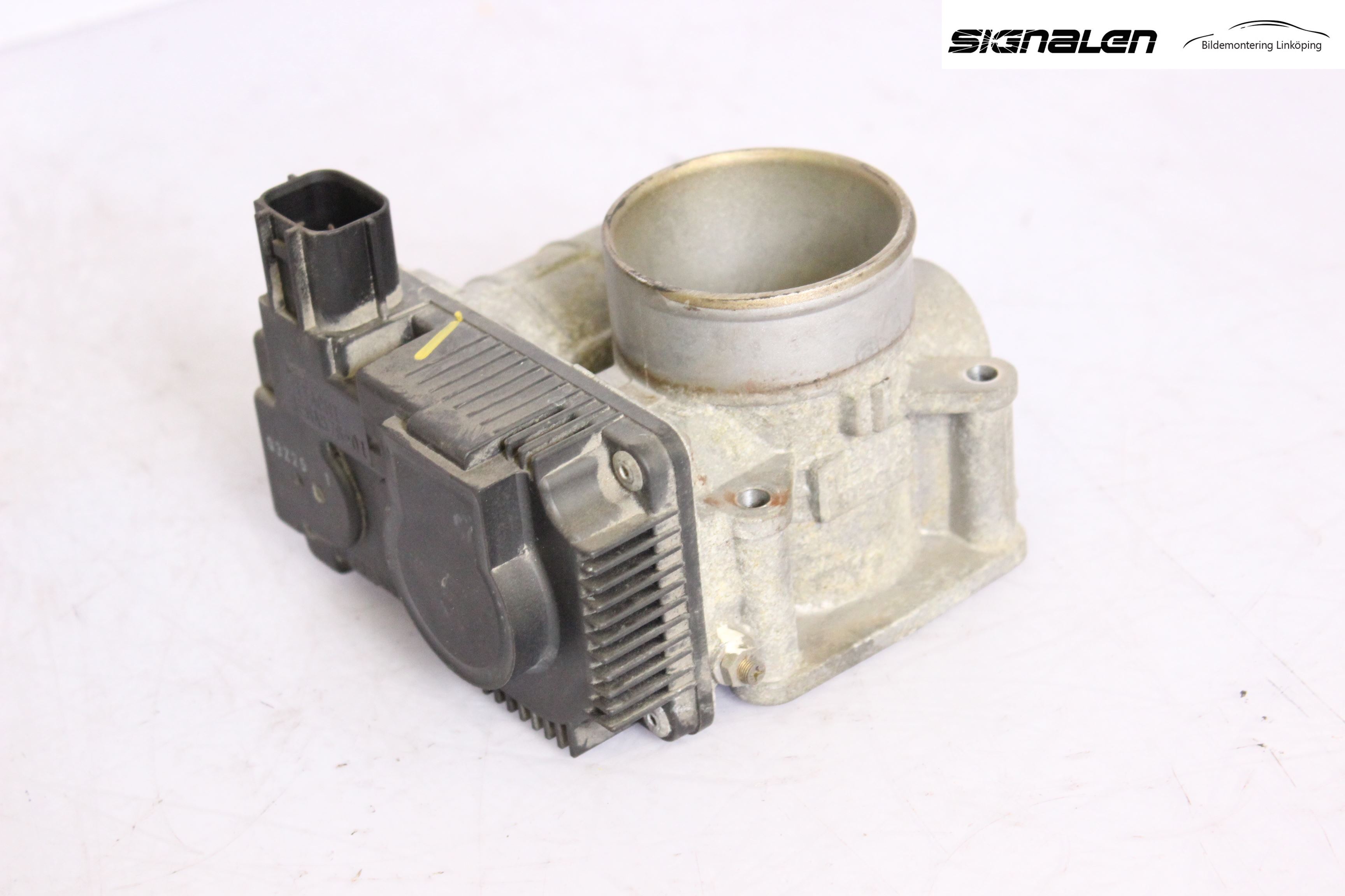 Nissan ALMERA    00-06 Injspjällhus