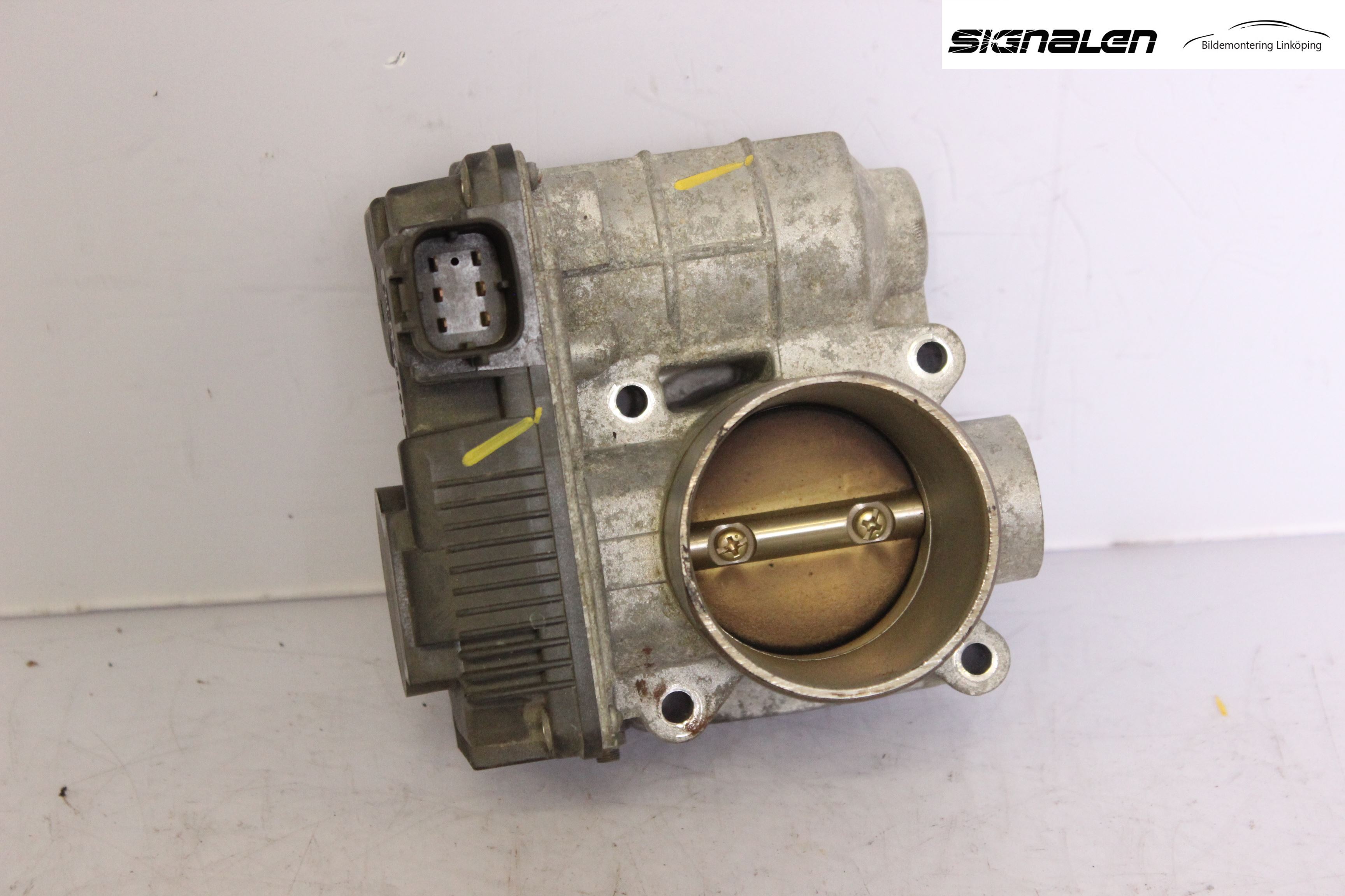 Nissan ALMERA    00-06 Injspjällhus