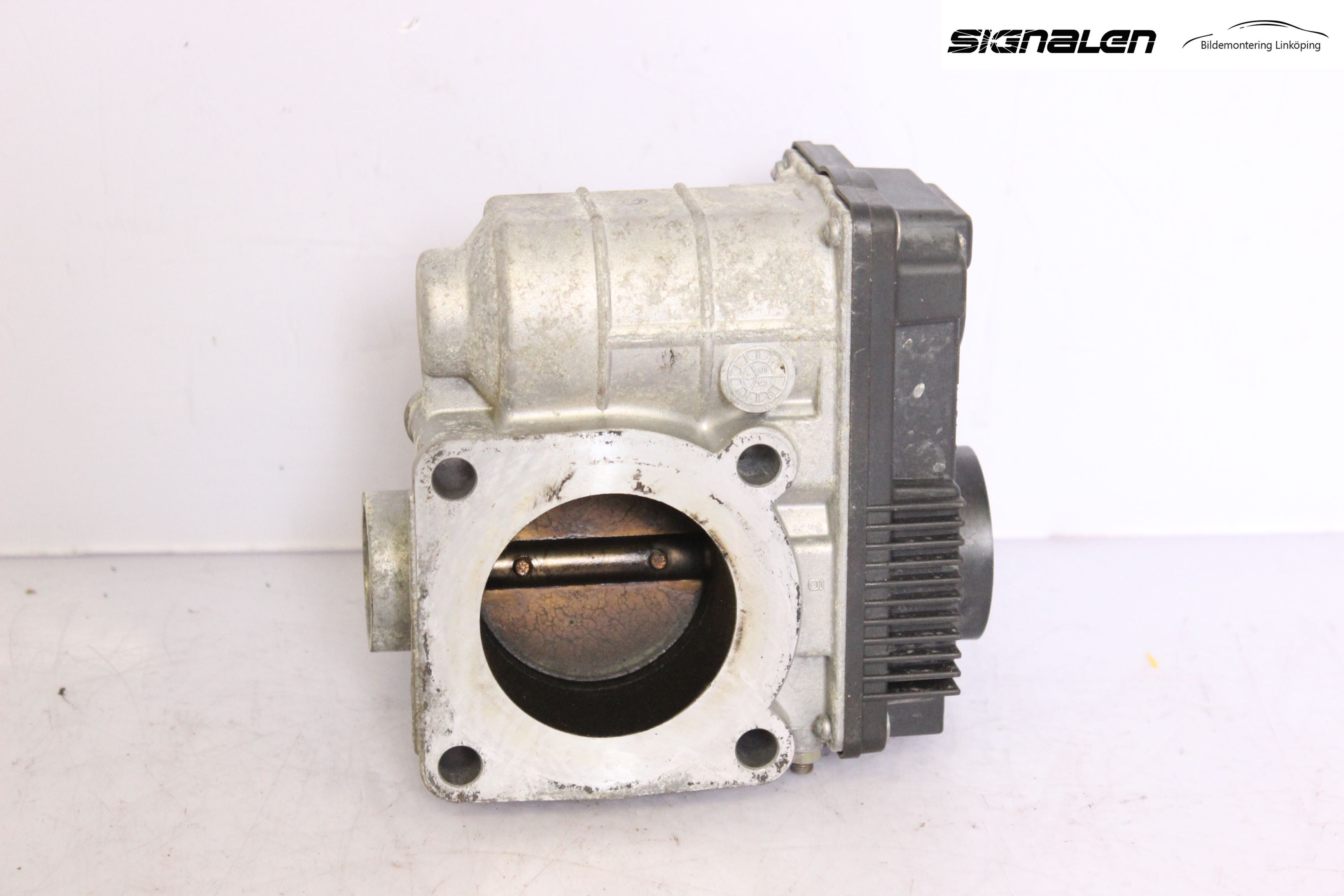 Nissan ALMERA    00-06 Injspjällhus