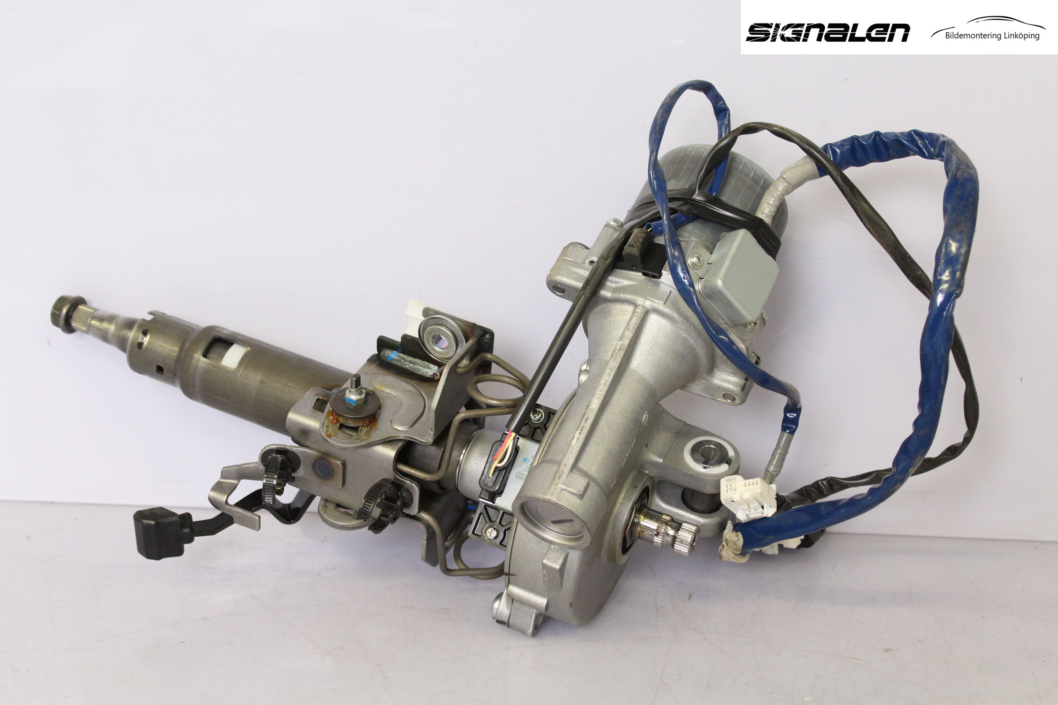 Toyota AURIS 10-12 Rattaxelagg Med Inb Servo