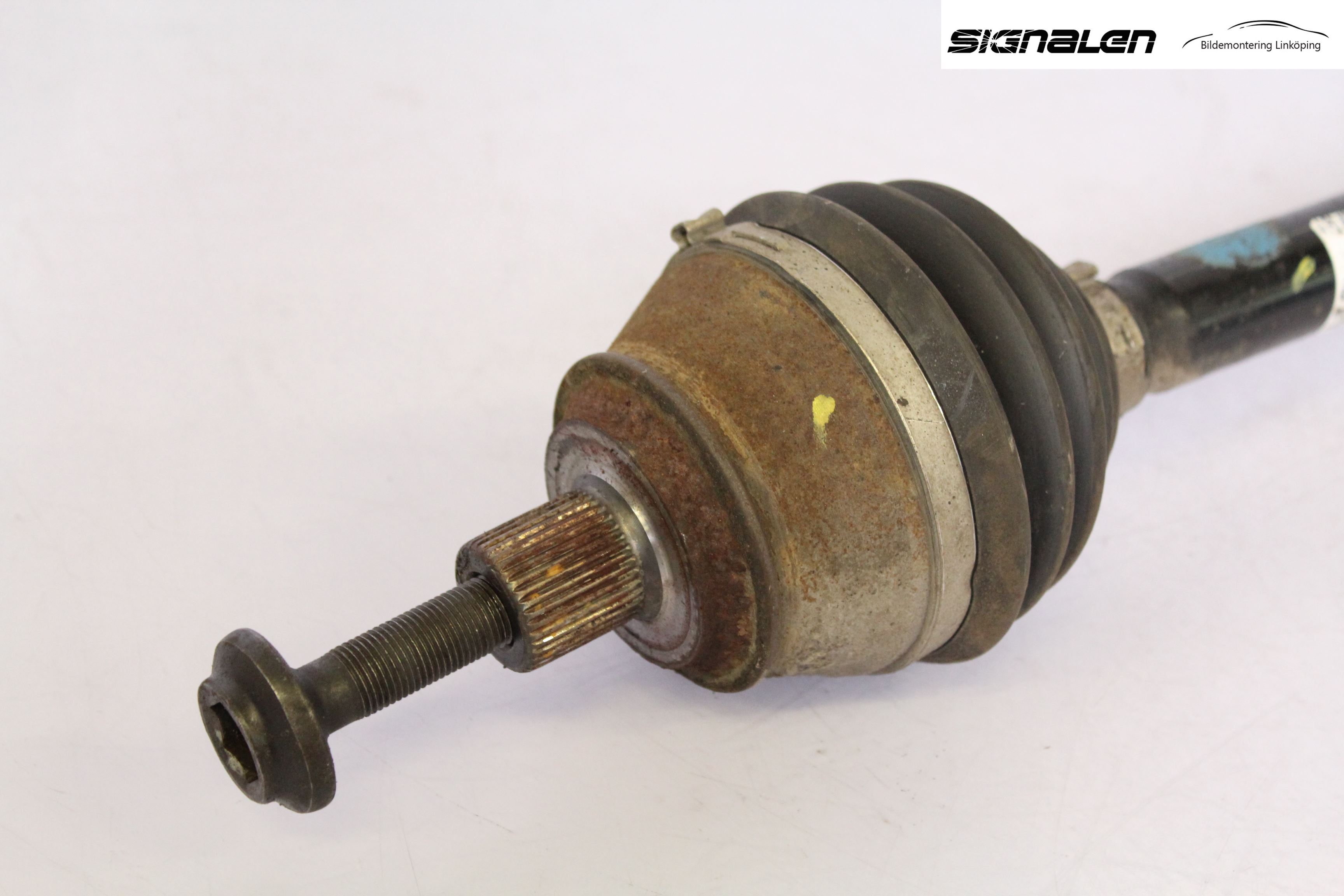 Audi A6/S6     05-11 Drivaxel Fram Höger