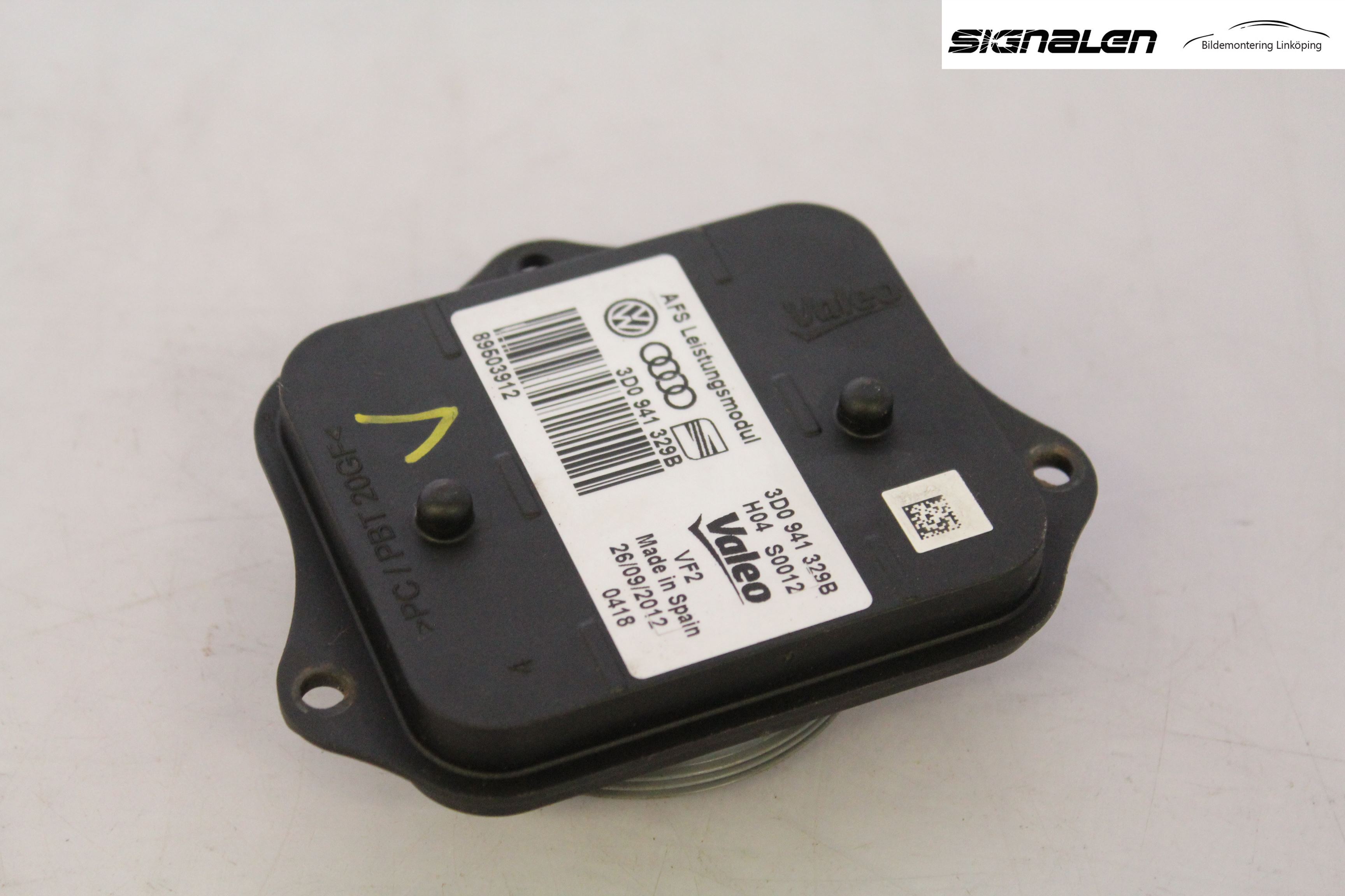 Volkswagen VW PASSAT 11-14 Styrenhet Strålkastare