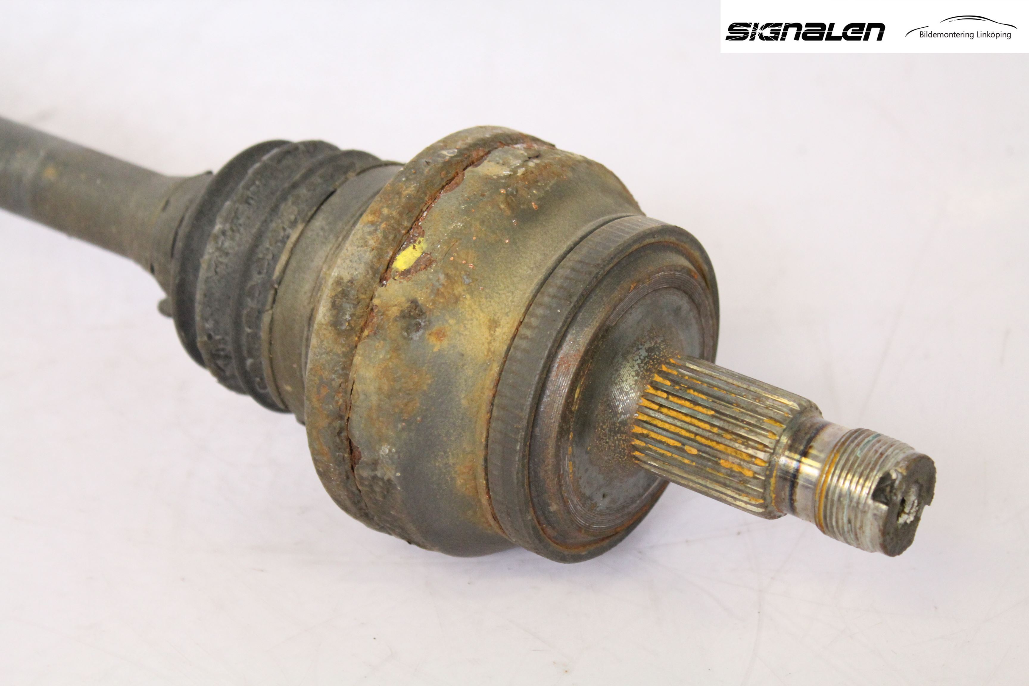 Mercedes-Benz MB C-KLASS (W204) 07-15 Drivaxel Bak Vänster
