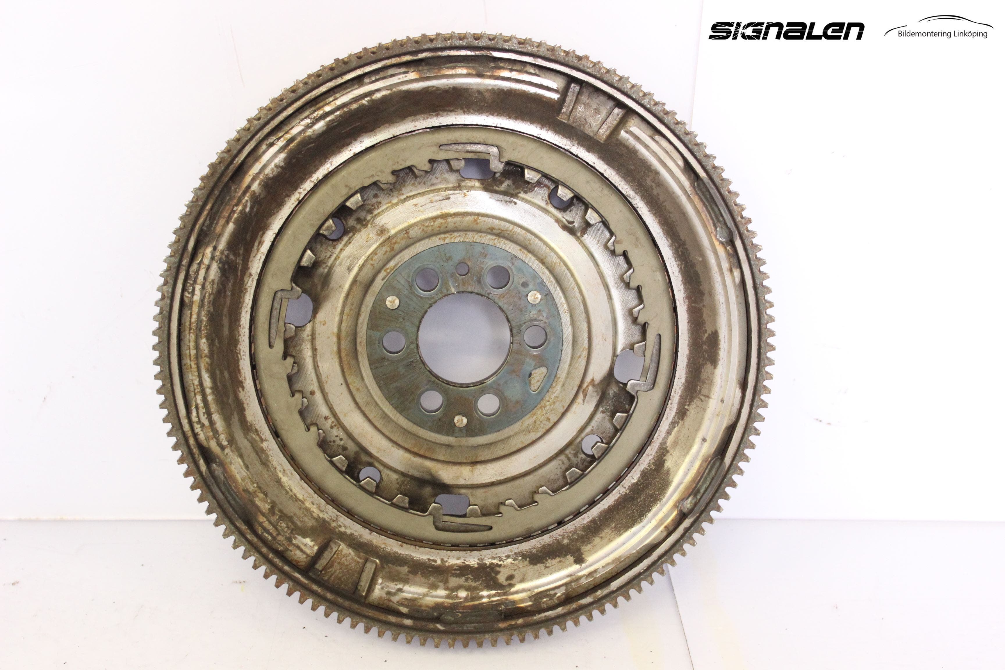 Volkswagen VW GOLF VI 09-13 Svänghjul Aut