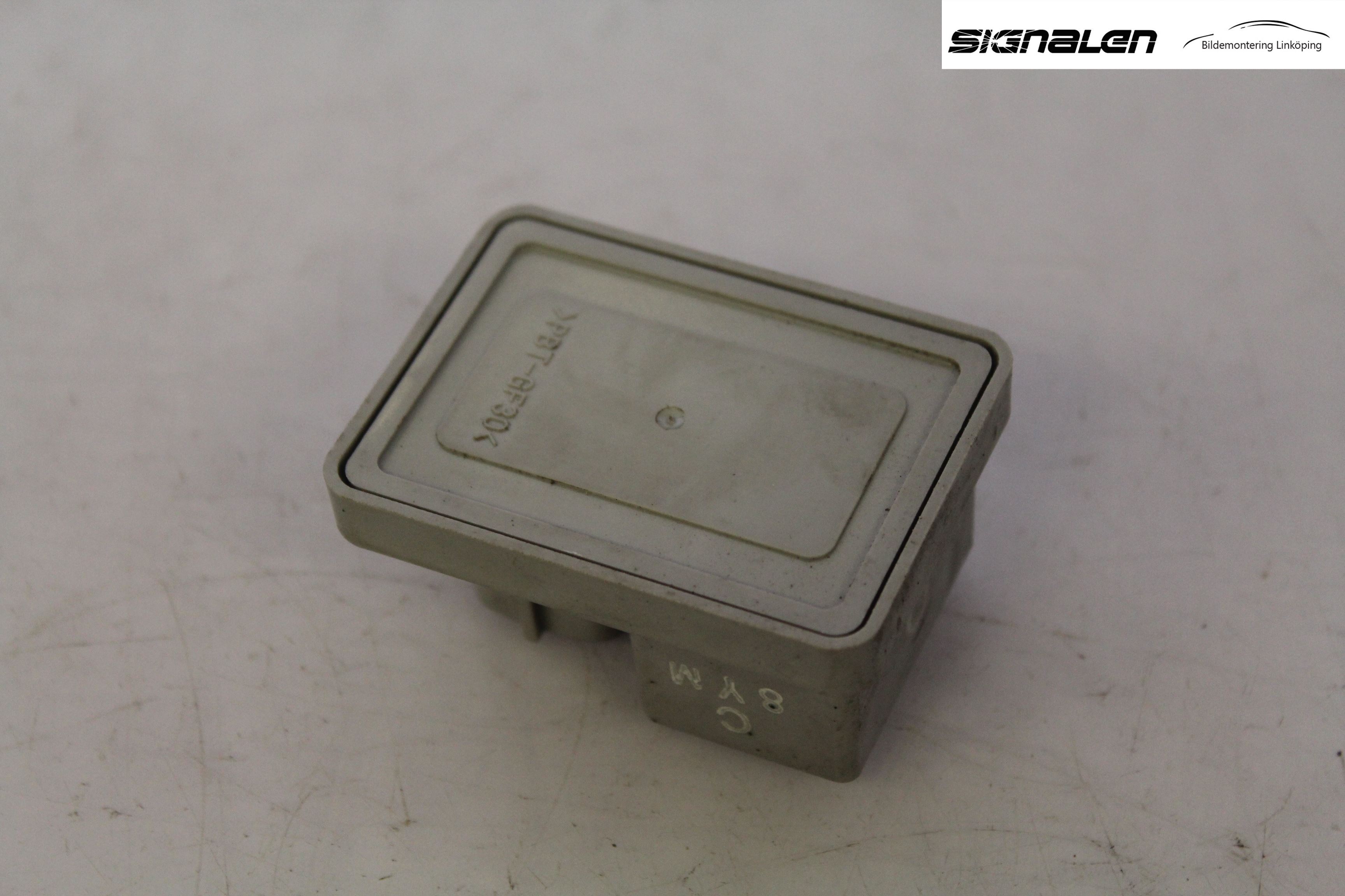 Toyota AVENSIS 09-15 Relä Spolning