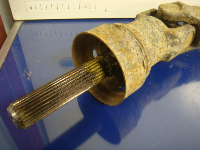 Mazda B2600 Mellanaxel Främre 4Wd