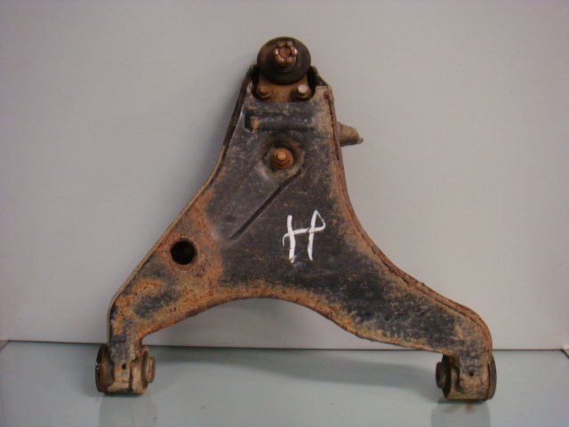 Mitsubishi L200 06-15 Bärarm Fram Undre Hö