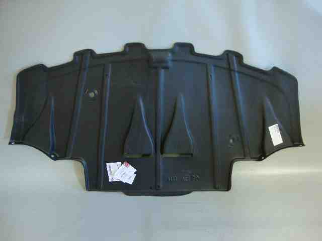 Audi 100/S4     91-94 Hasplåt Plåt-Plast