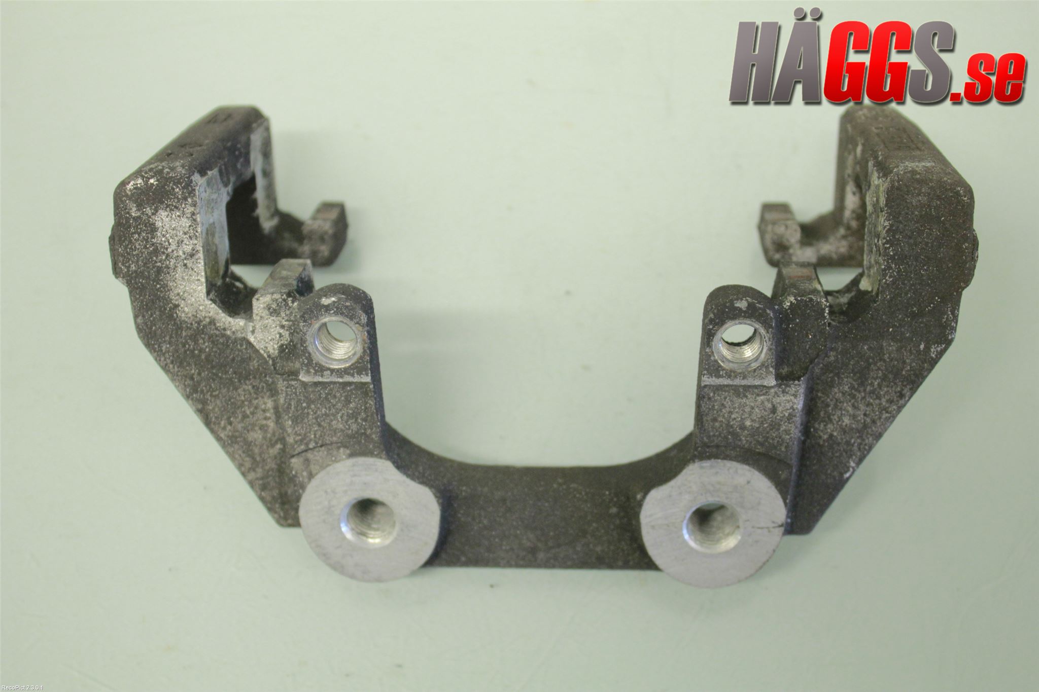 BMW 6 E63/64    02-10 Bromsokshållare