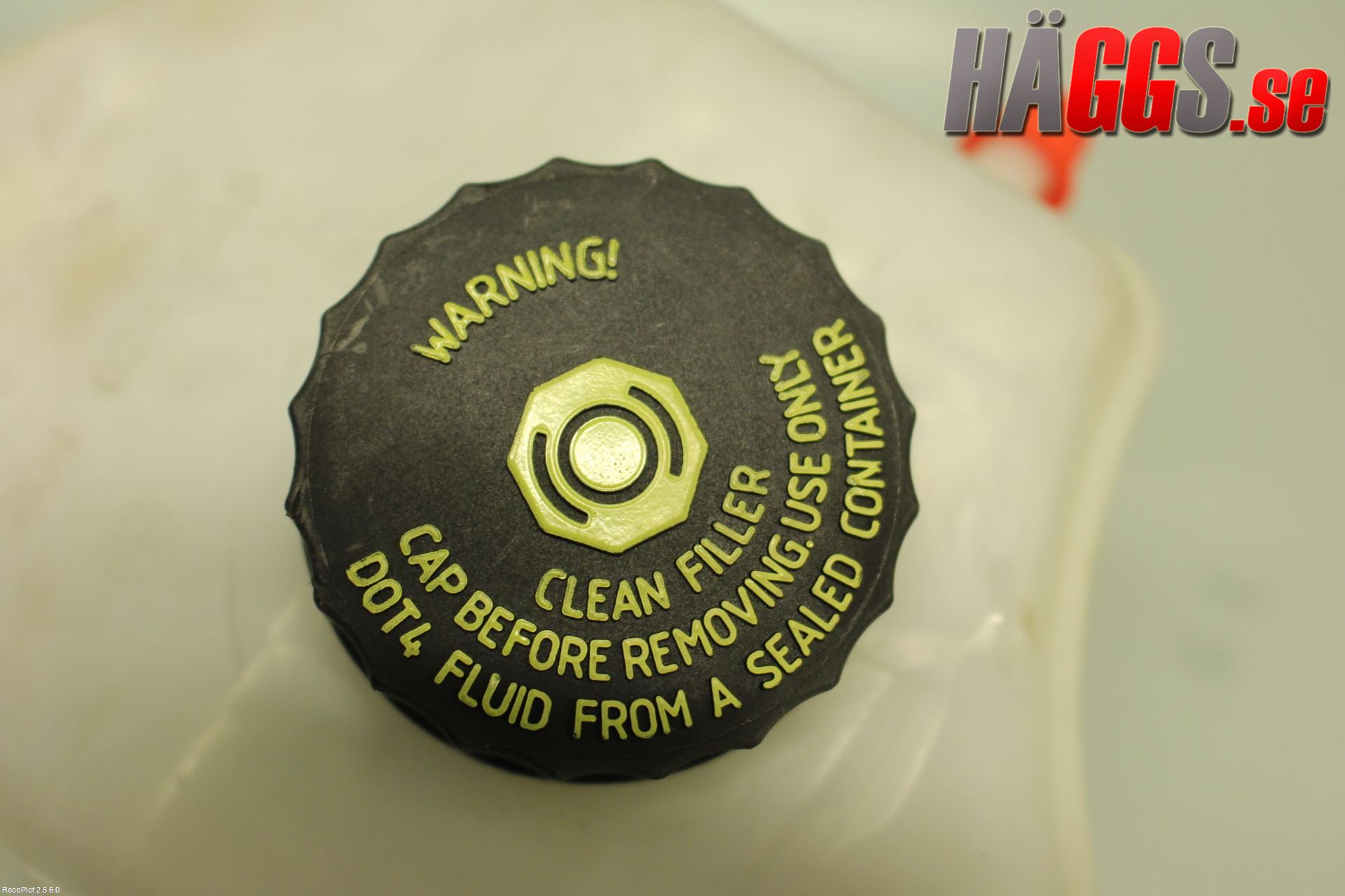 Opel COMBO 02-12 Bromsvätskebehållare