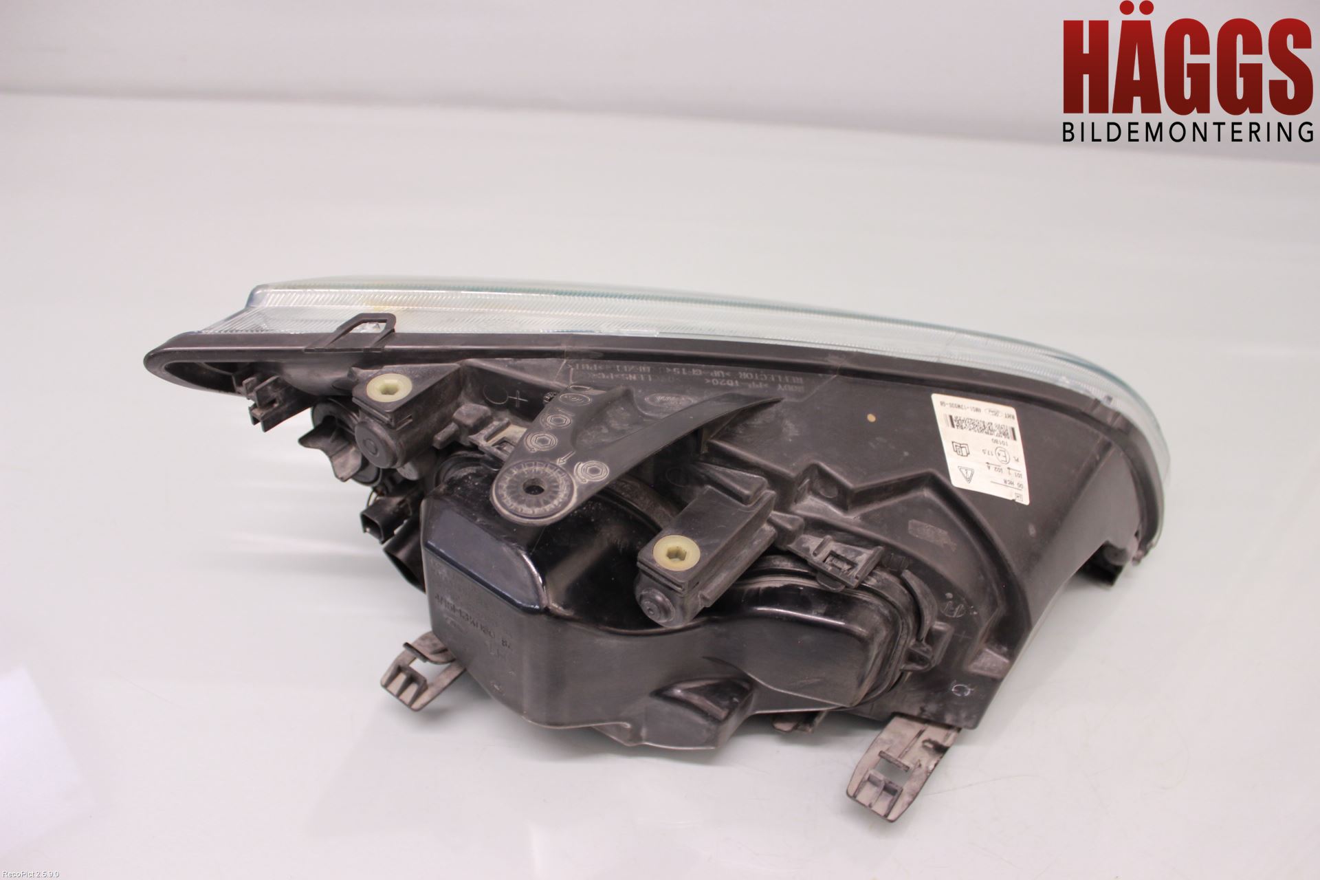 Ford FOCUS     04-07 Strålkastare Vänster