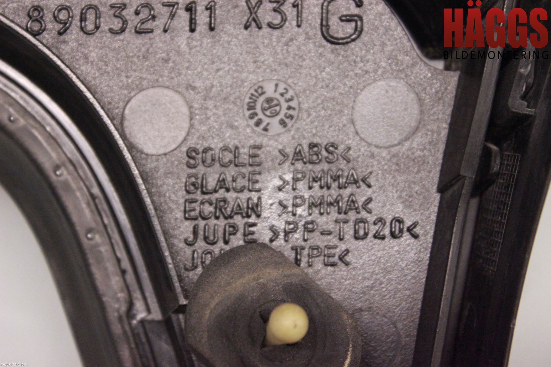 Citroen C5     05-08 Bakljus Lucka Vä